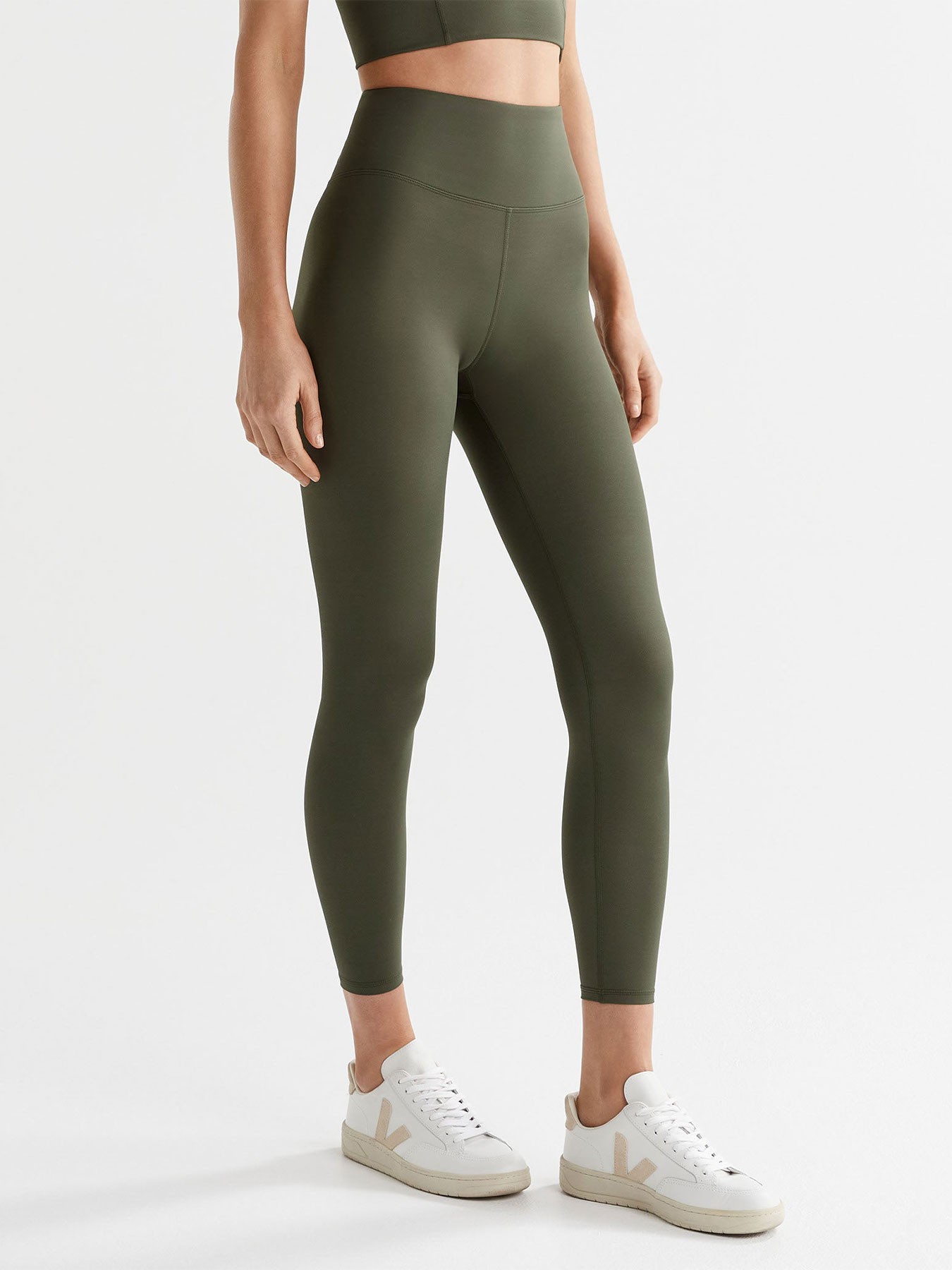 BodyLondon Conjunto de sutiã esportivo longo verde militar e meia-calça