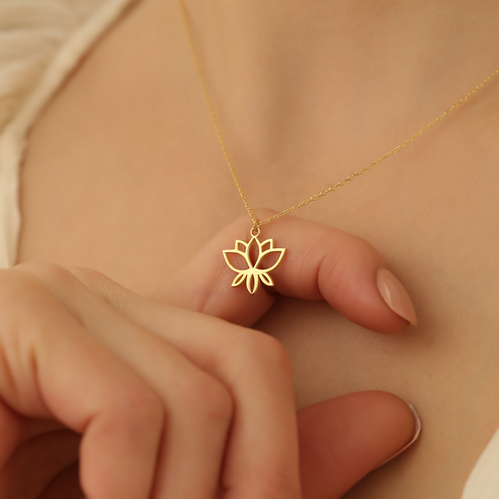 Minimal Lotus Gümüş Kolye