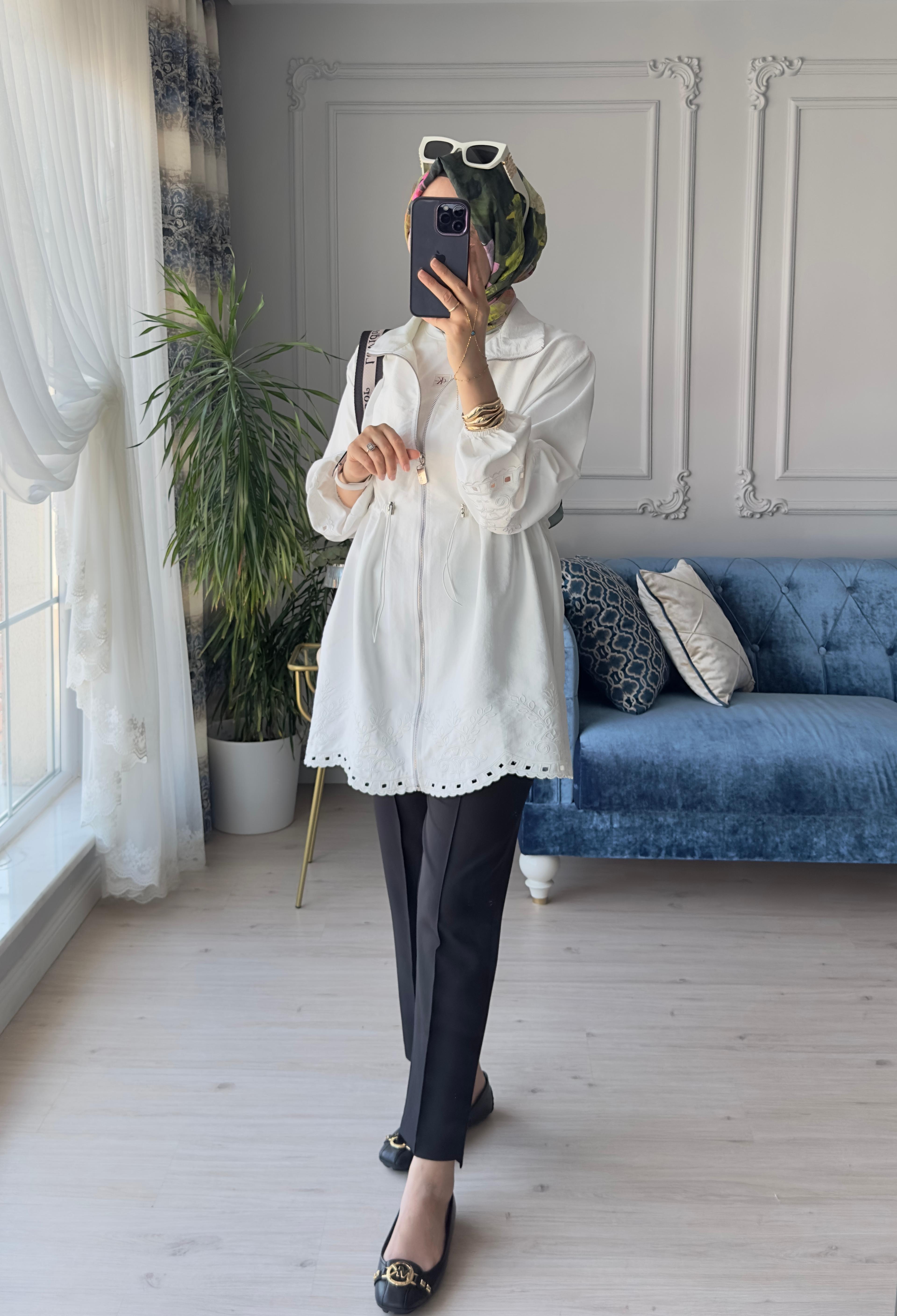 Helen Nakışlı Ceket Beyaz 