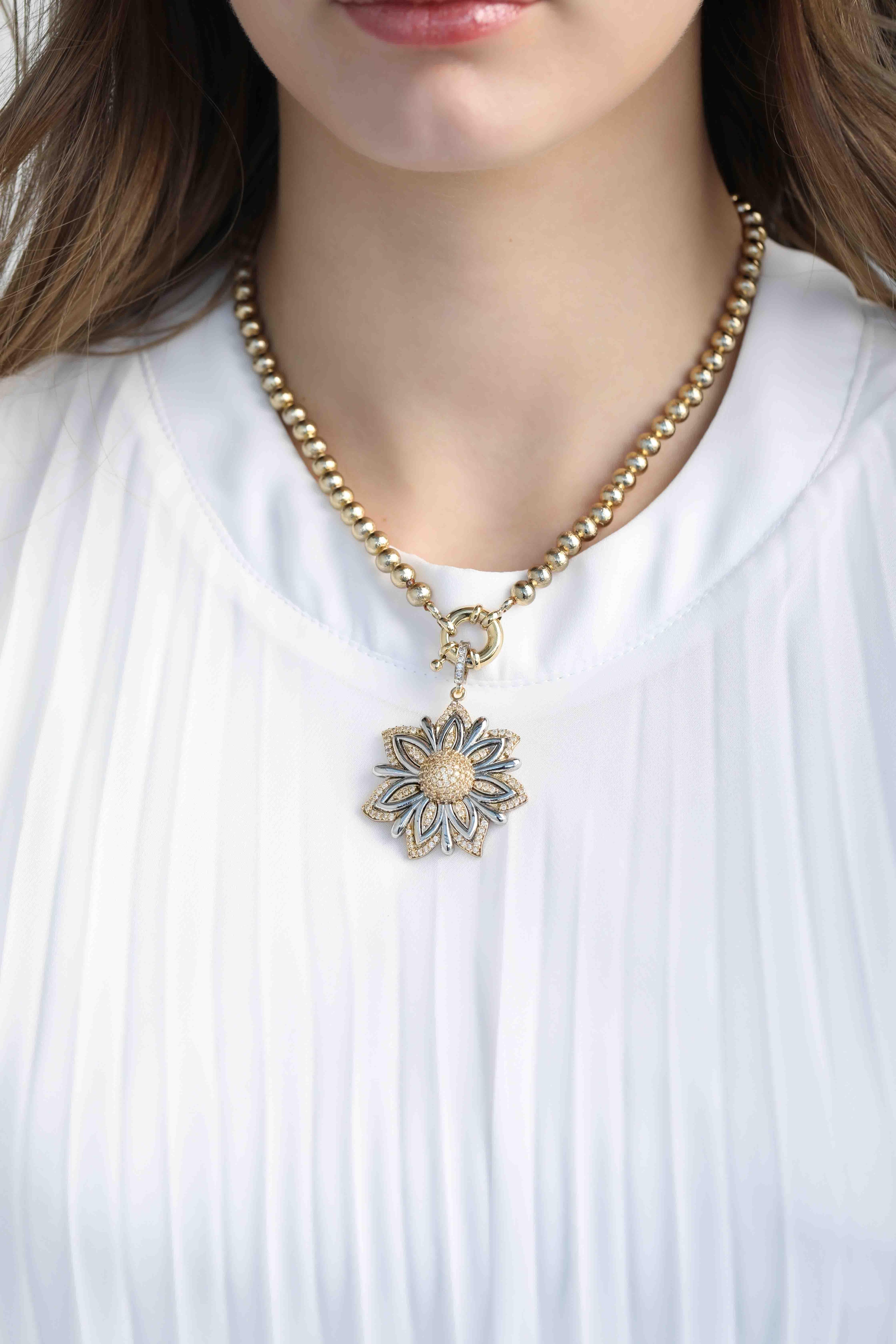Lotus Uçlu Top Kolye
