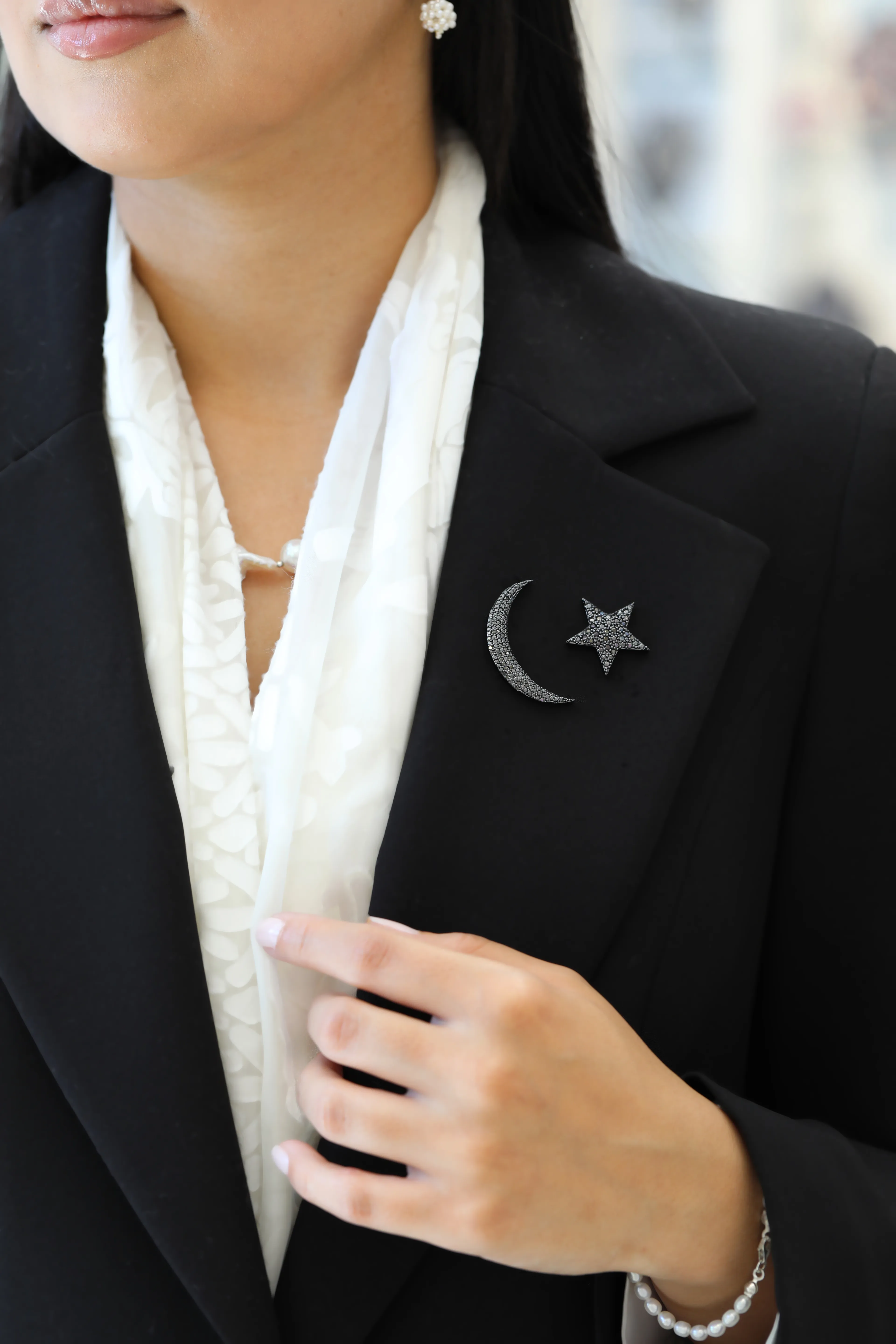 Siyah Taşlı Ayyıldız Broş