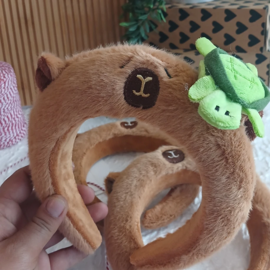 Capybara Peluş Taç