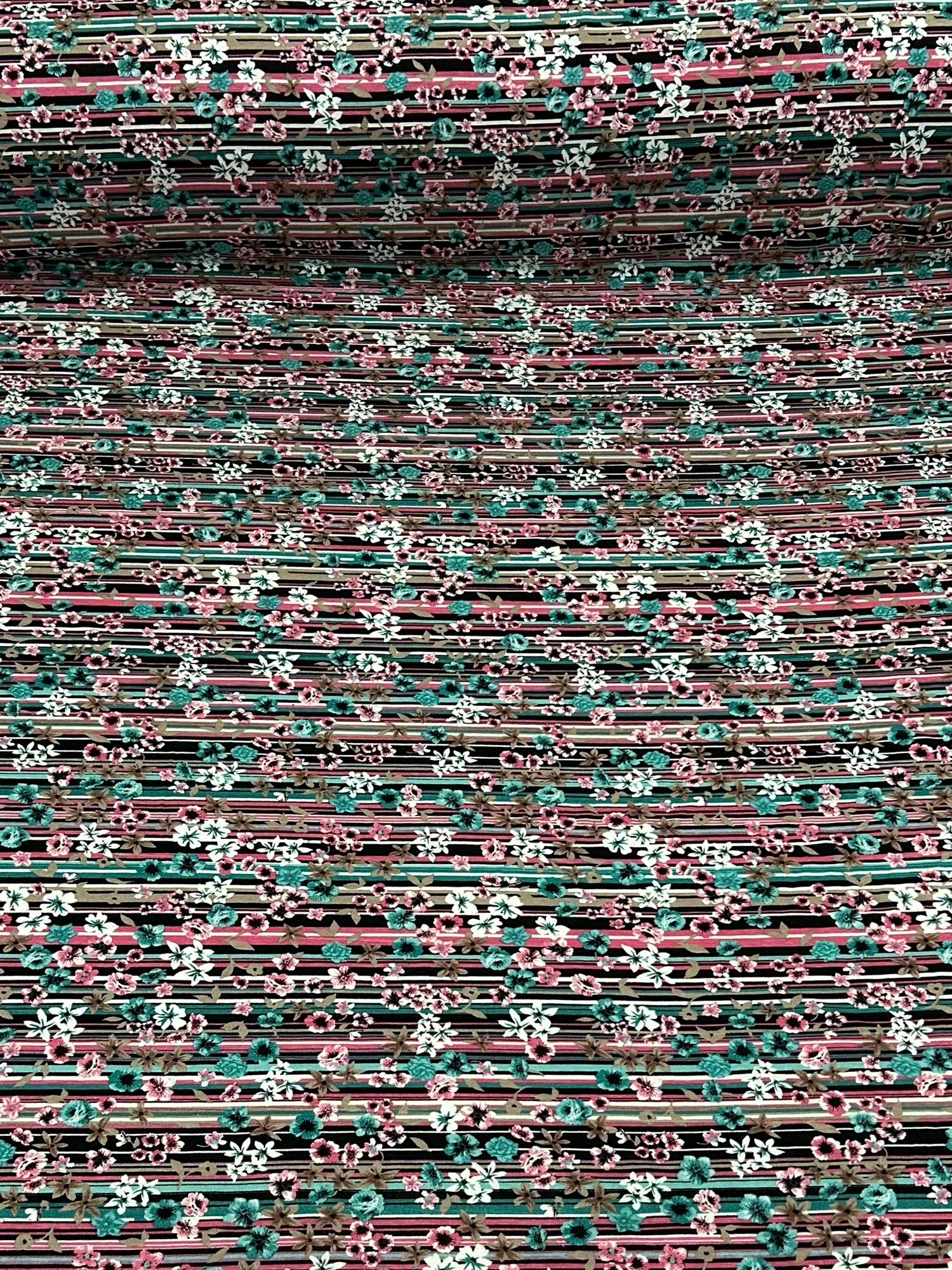 İthal Türlü Viskon Kumaş - Mimoza Desen