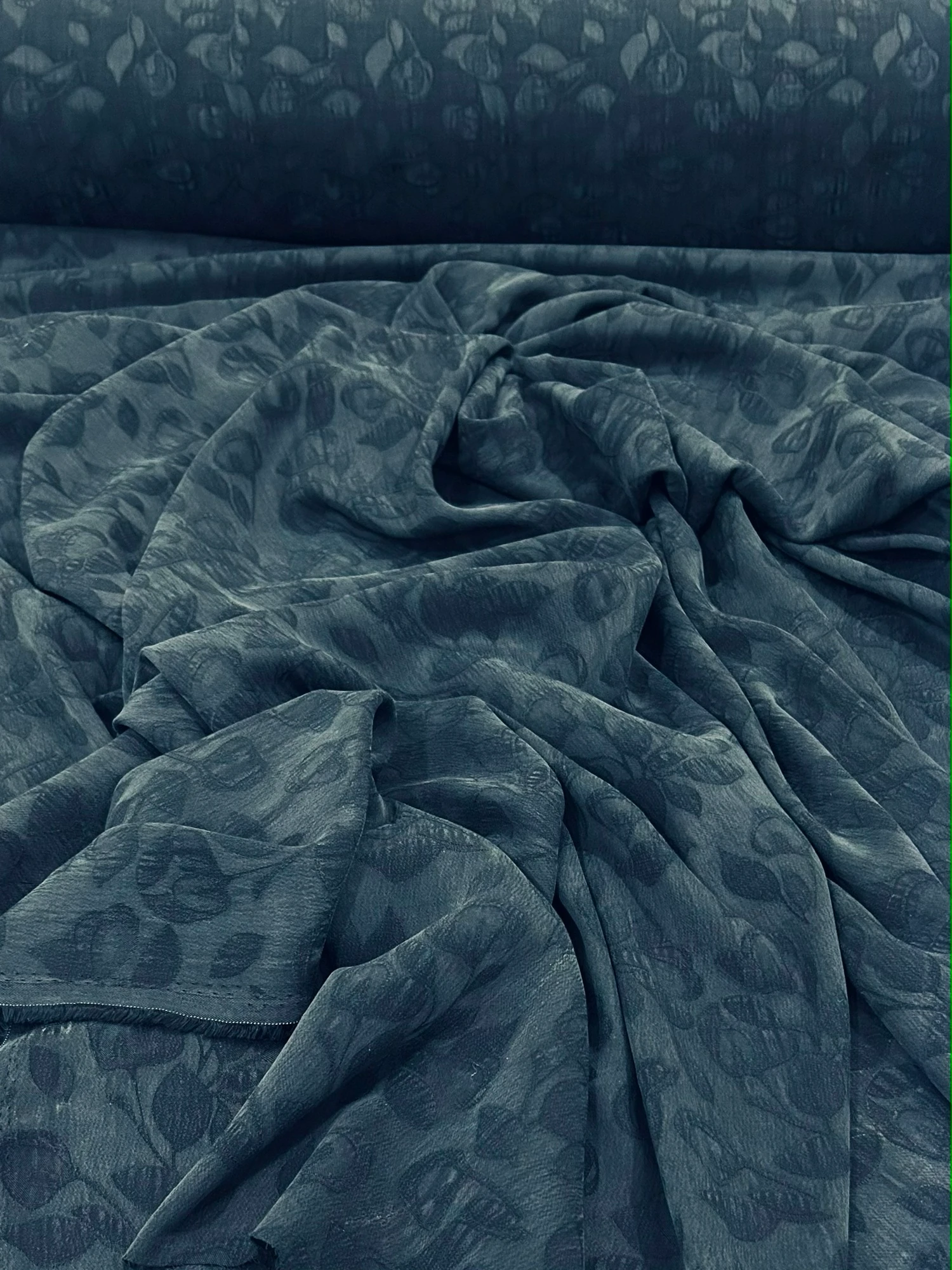 Jakar Desenli Cupra İpek Kumaş - Lacivert