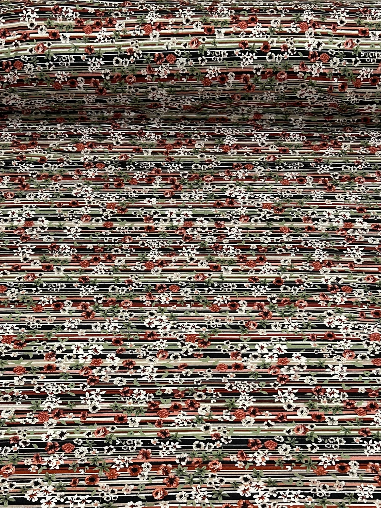 İthal Türlü Viskon Kumaş - Defne Desen