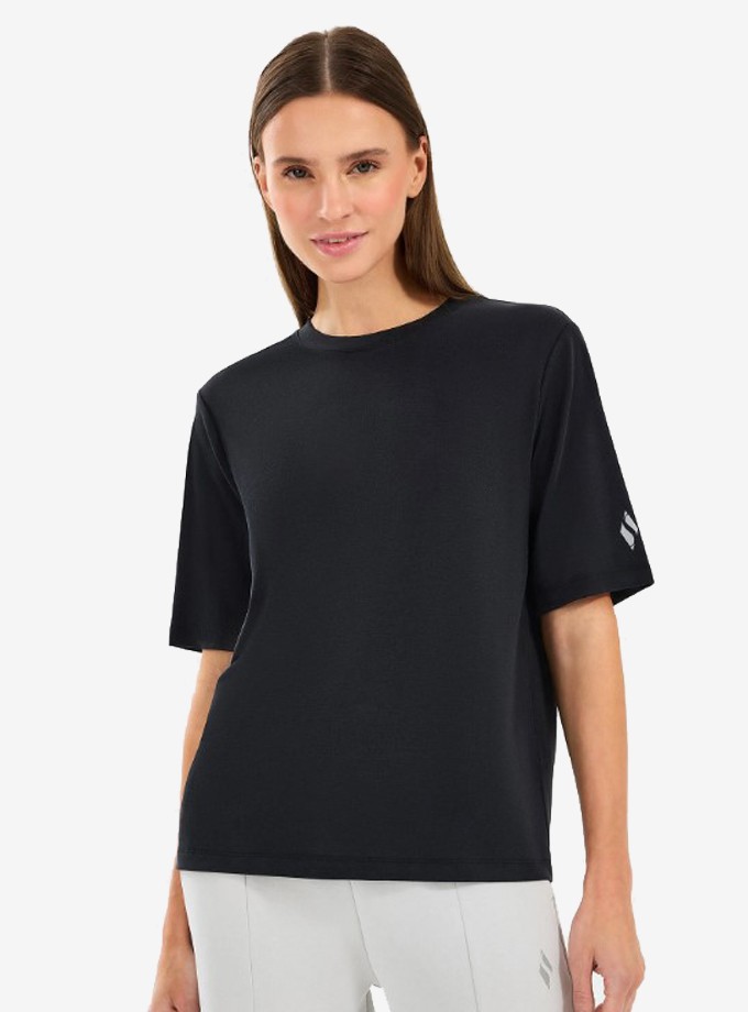 Skechers W Lounge Regular Crew Neck Kadın T-Shirt S2510327-001