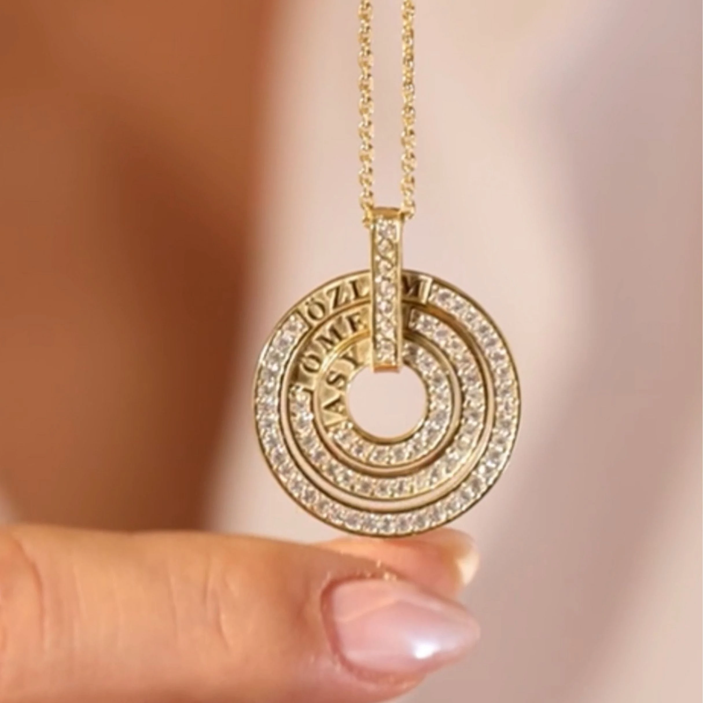 Layers Of Love Kolye