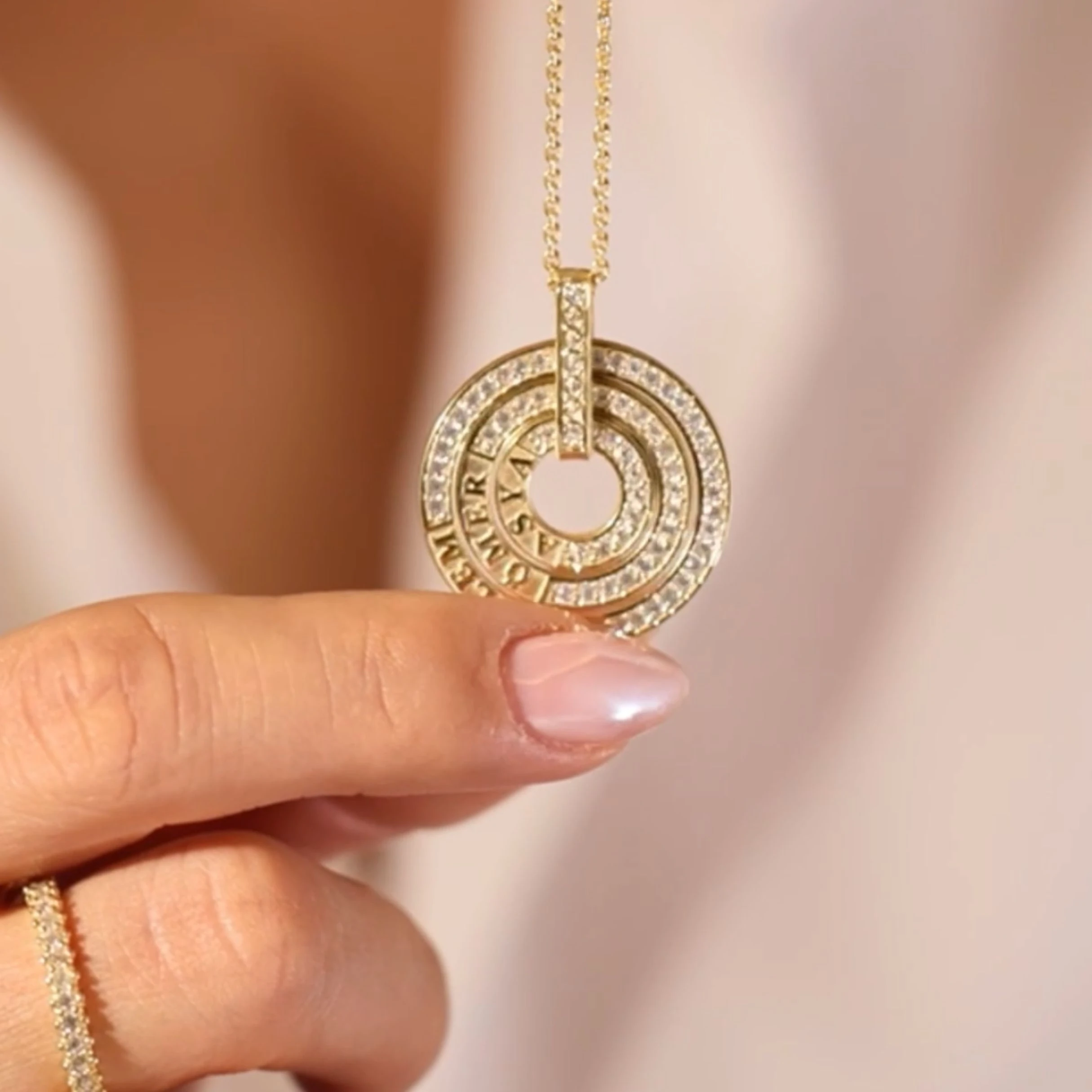 Layers Of Love Kolye