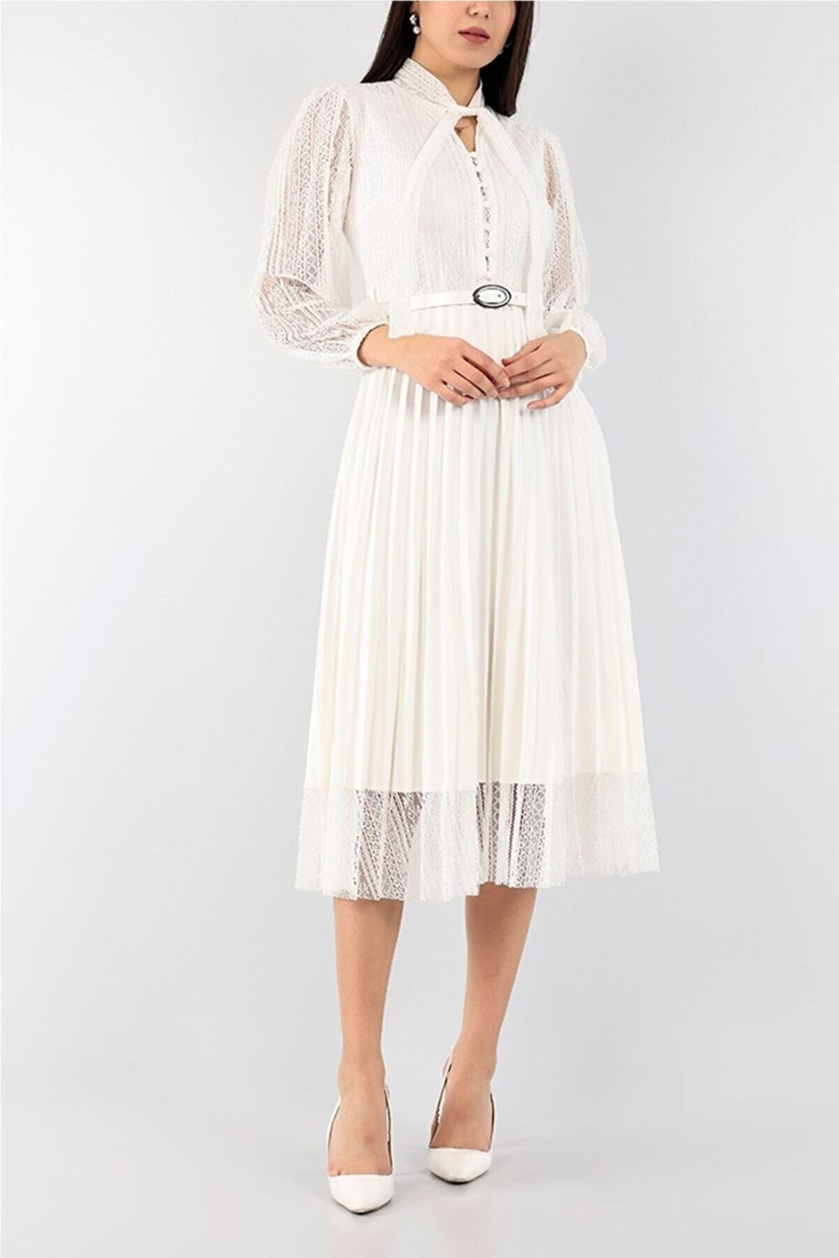 Boyundan bağlamalı fransız güpür kemerli abiye elbise-Beyaz