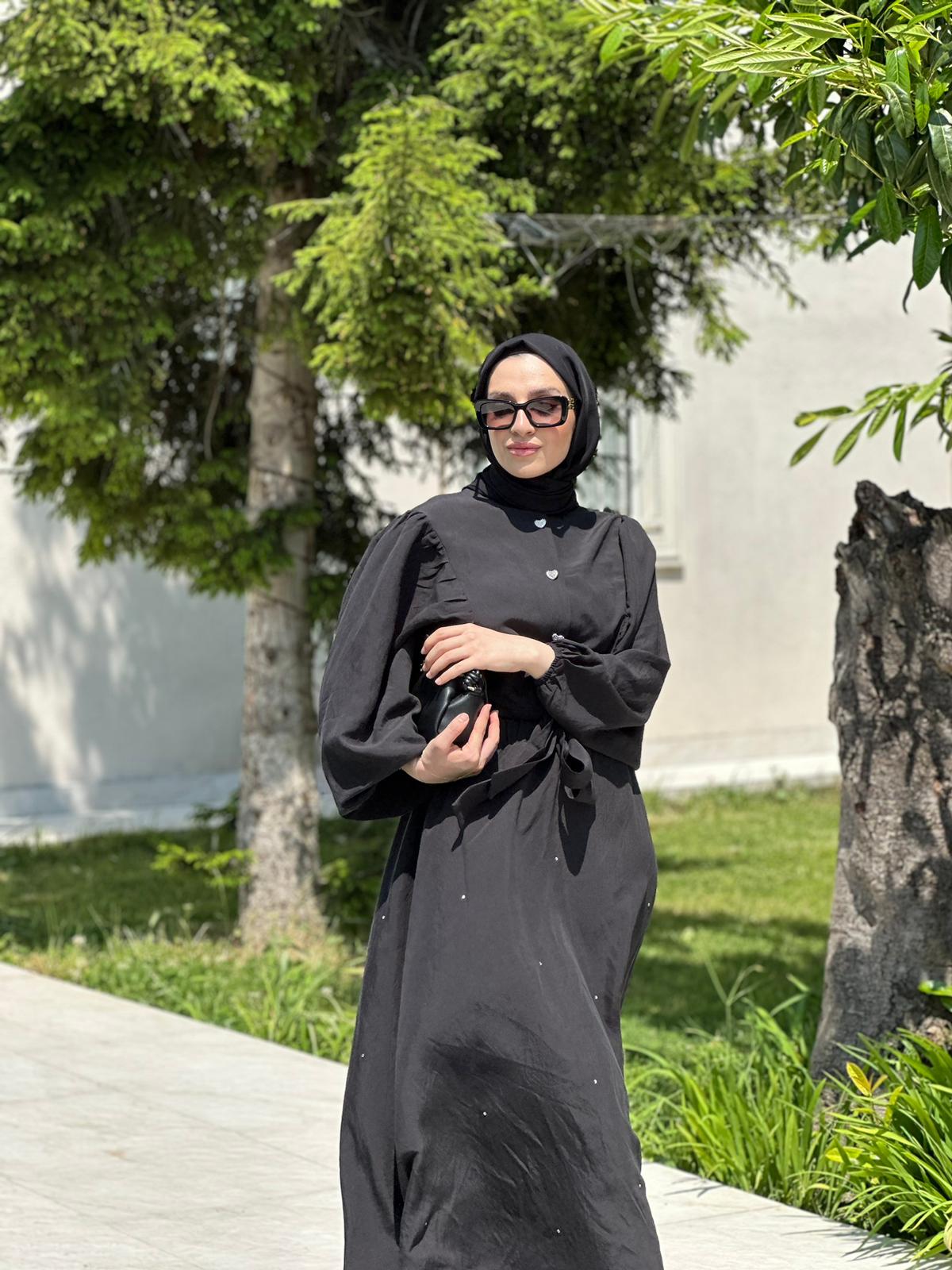 Eteği Taş Detaylı Siyah Takım 