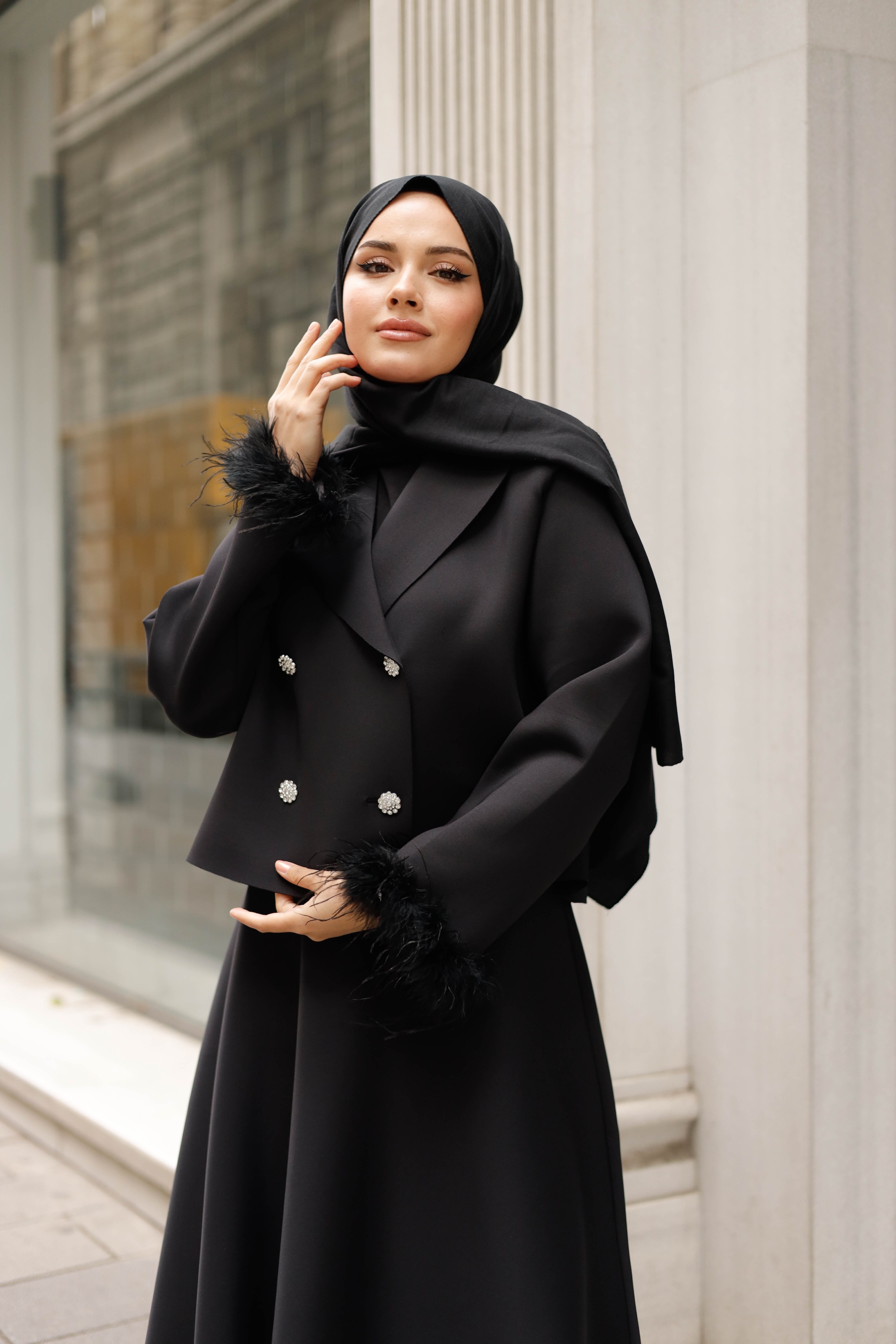 Siyah Ceketli Takım