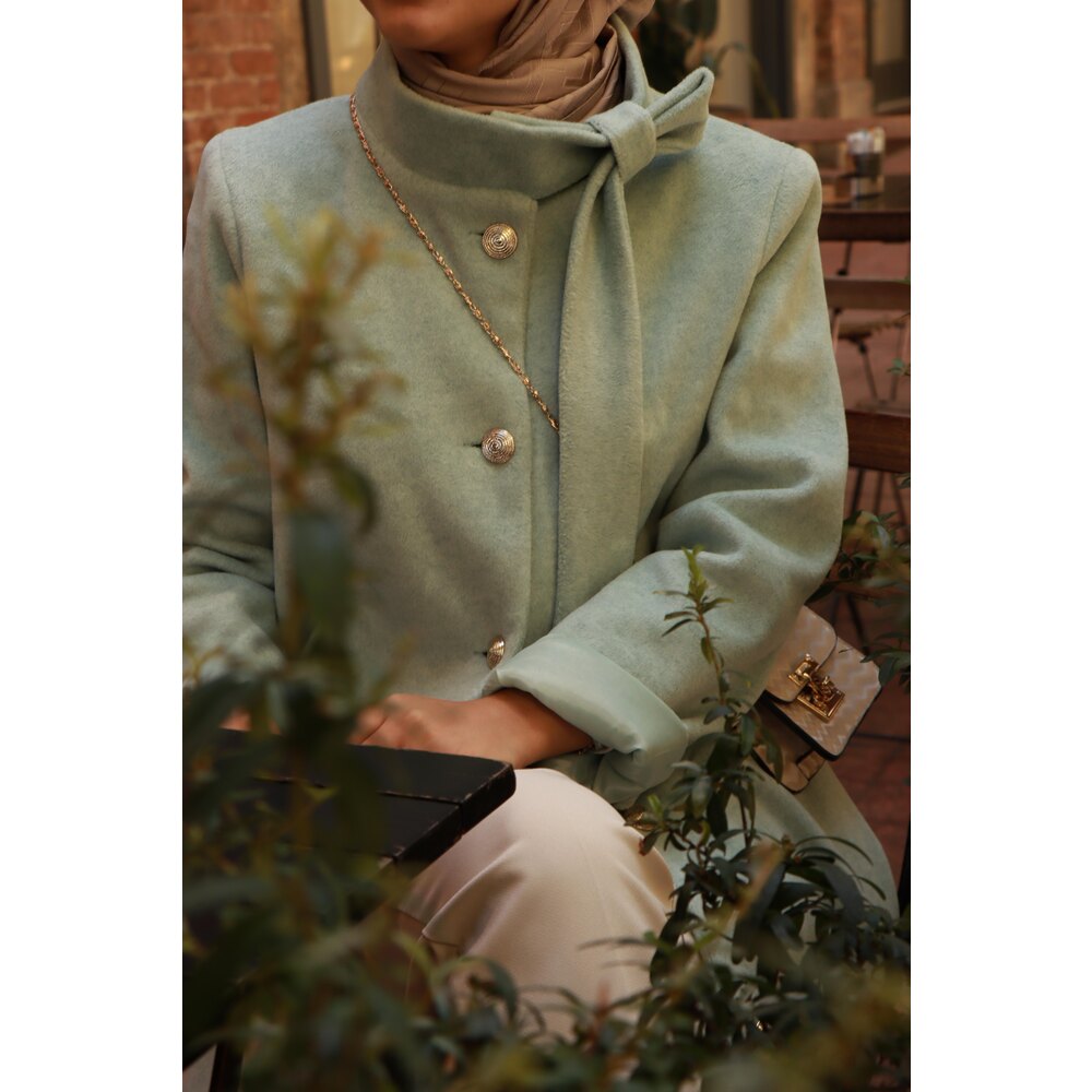 Mint Yeşili Kaban Yaka Detaylı