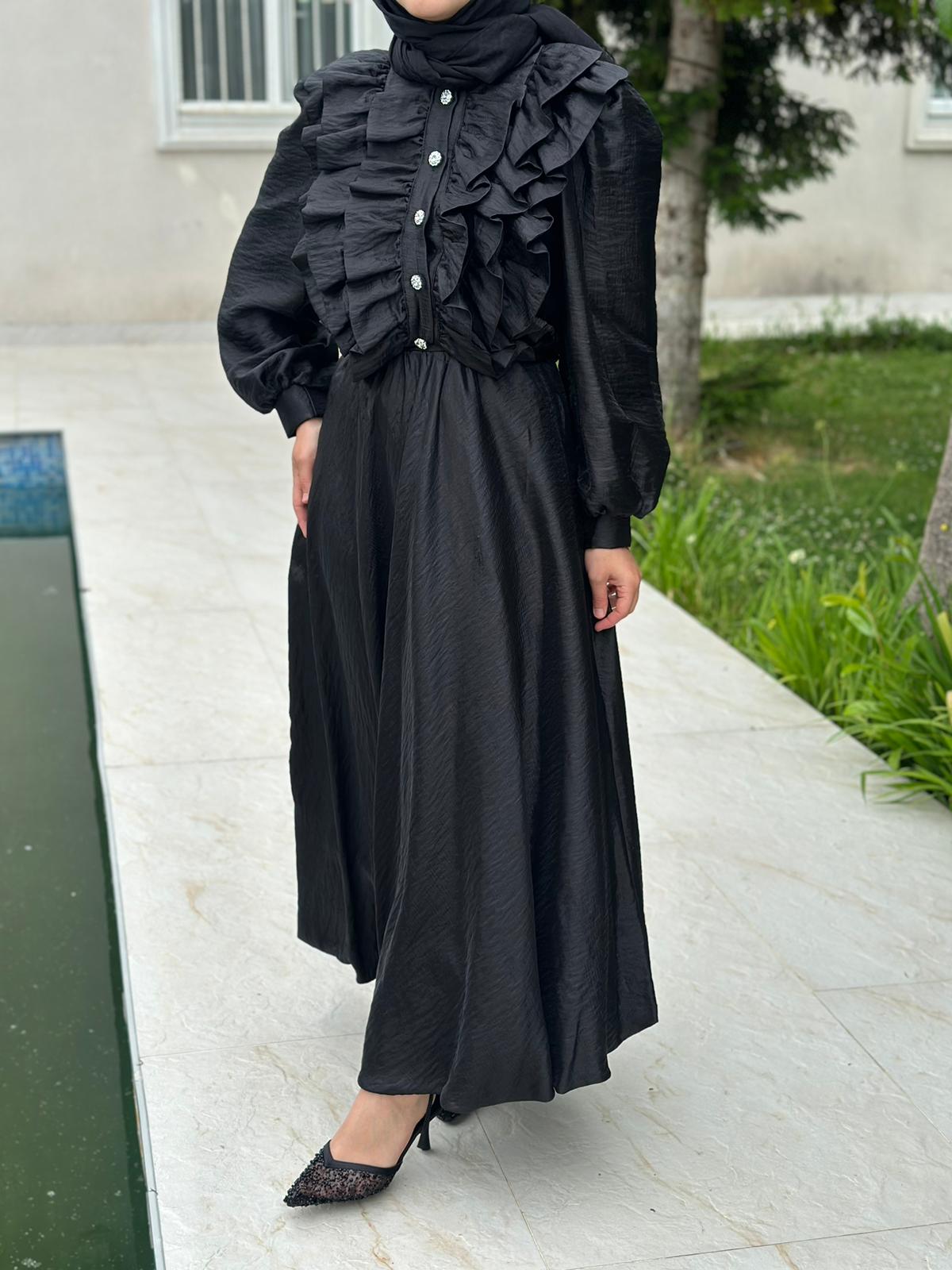 Siyah Fırfırlı Etekli Takım