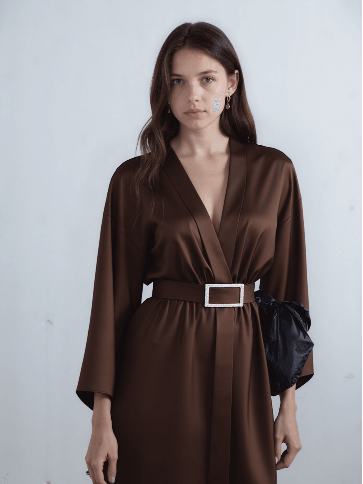 Kemer Detaylı Saten Kahve Kimono