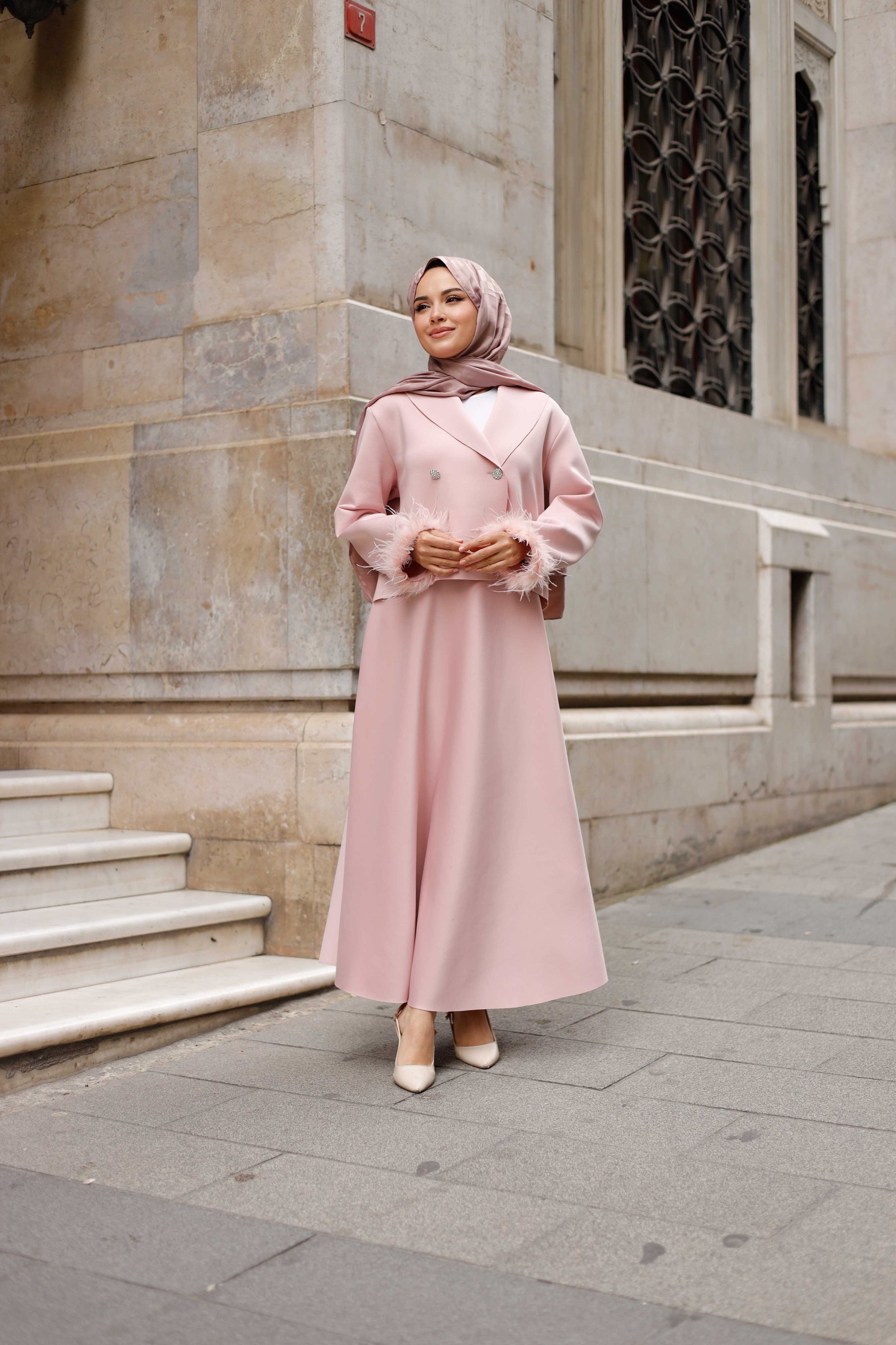 Toz Pembe Ceketli Takım