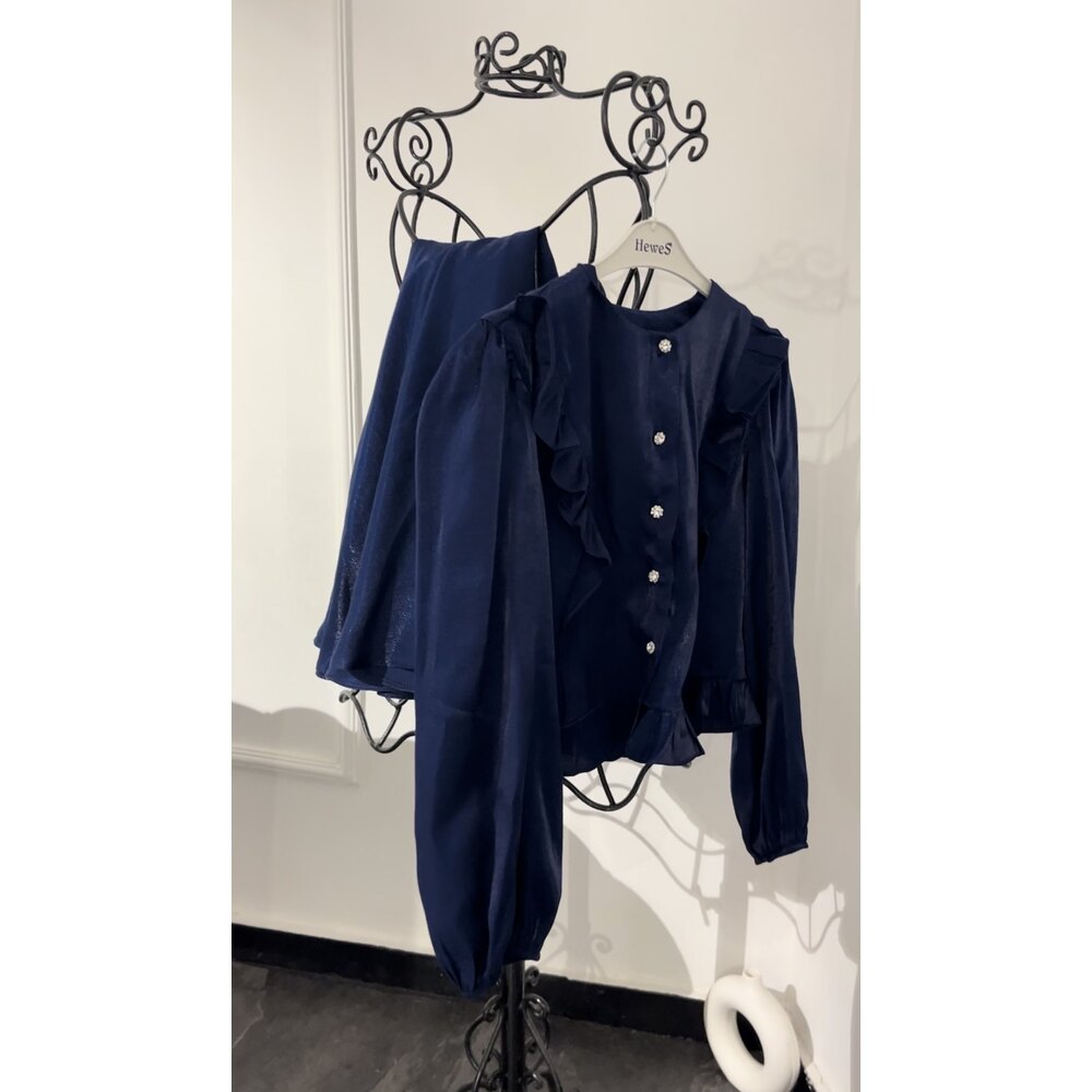 Parlak Saten Lacivert Etekli Takım