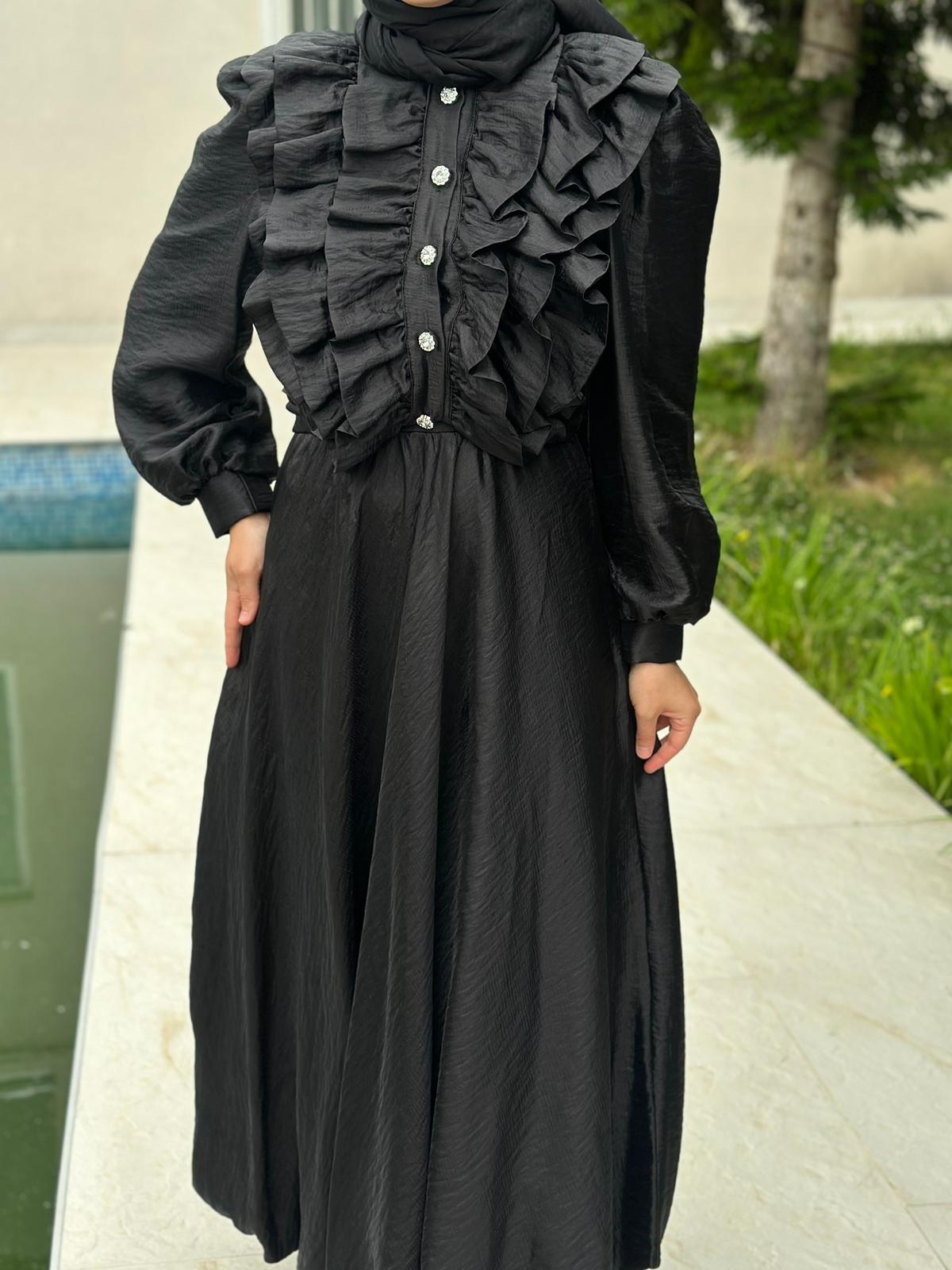 Siyah Fırfırlı Etekli Takım