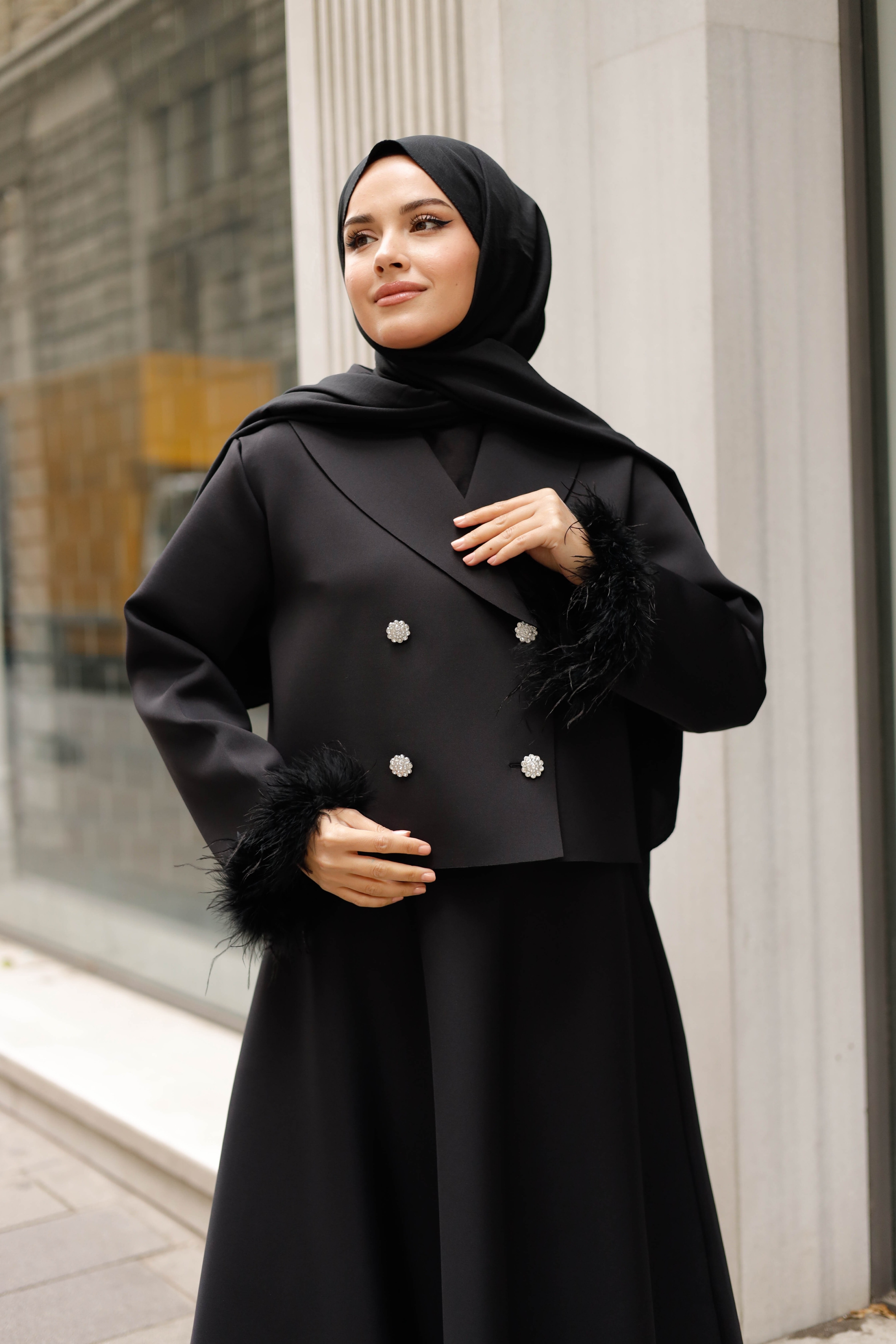 Siyah Ceketli Takım