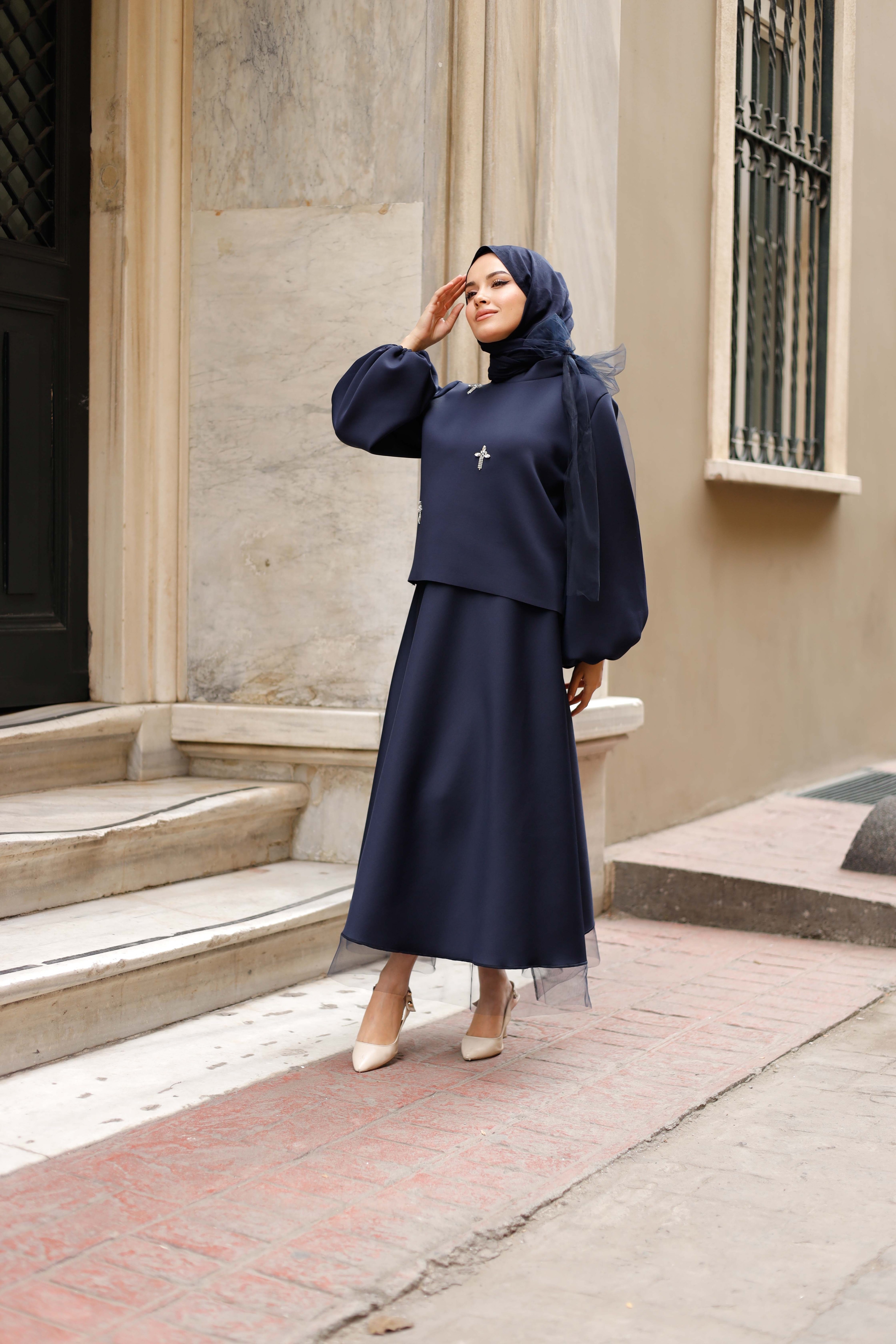 Lacivert Bluzlu Takım