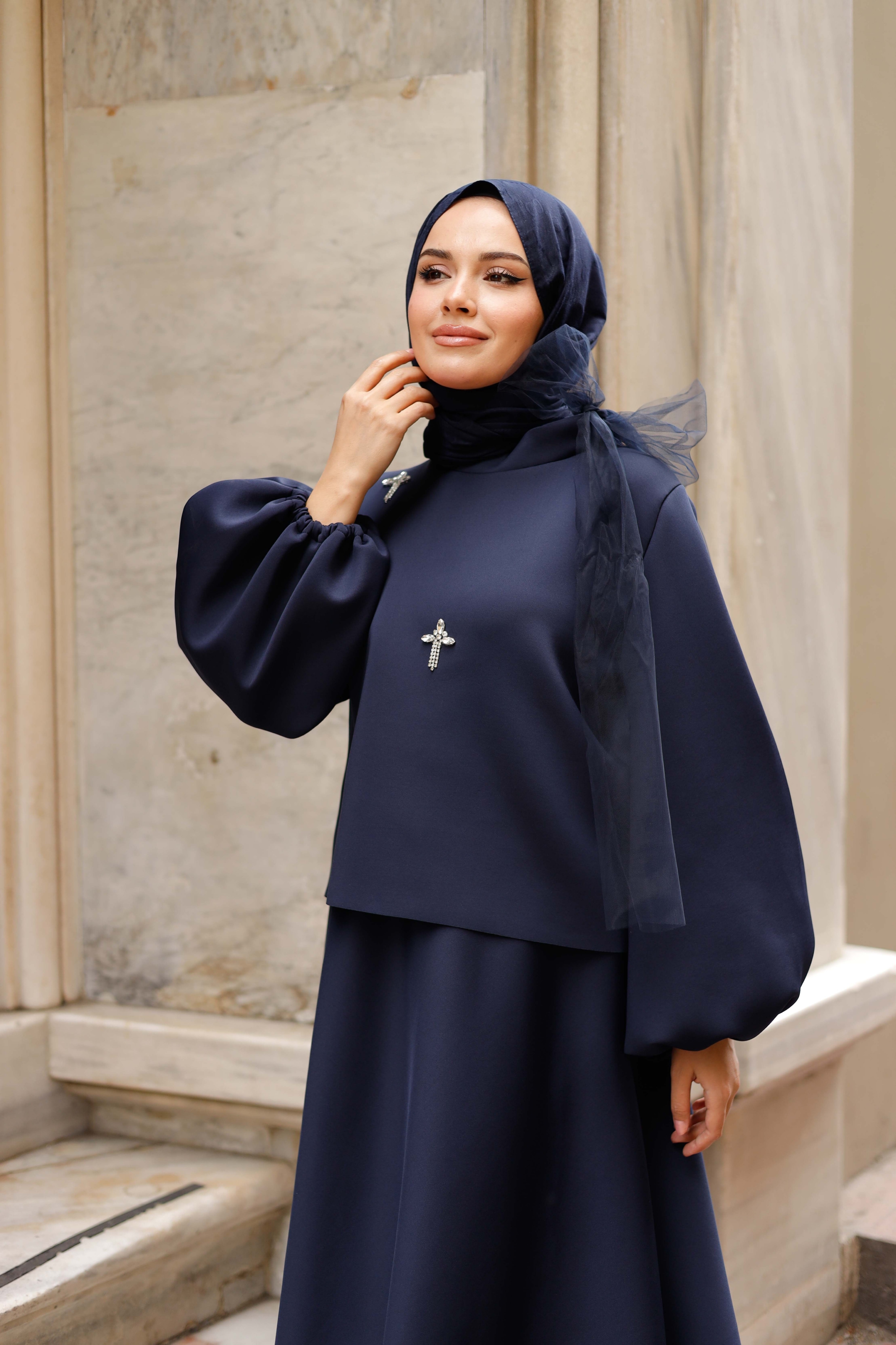 Lacivert Bluzlu Takım