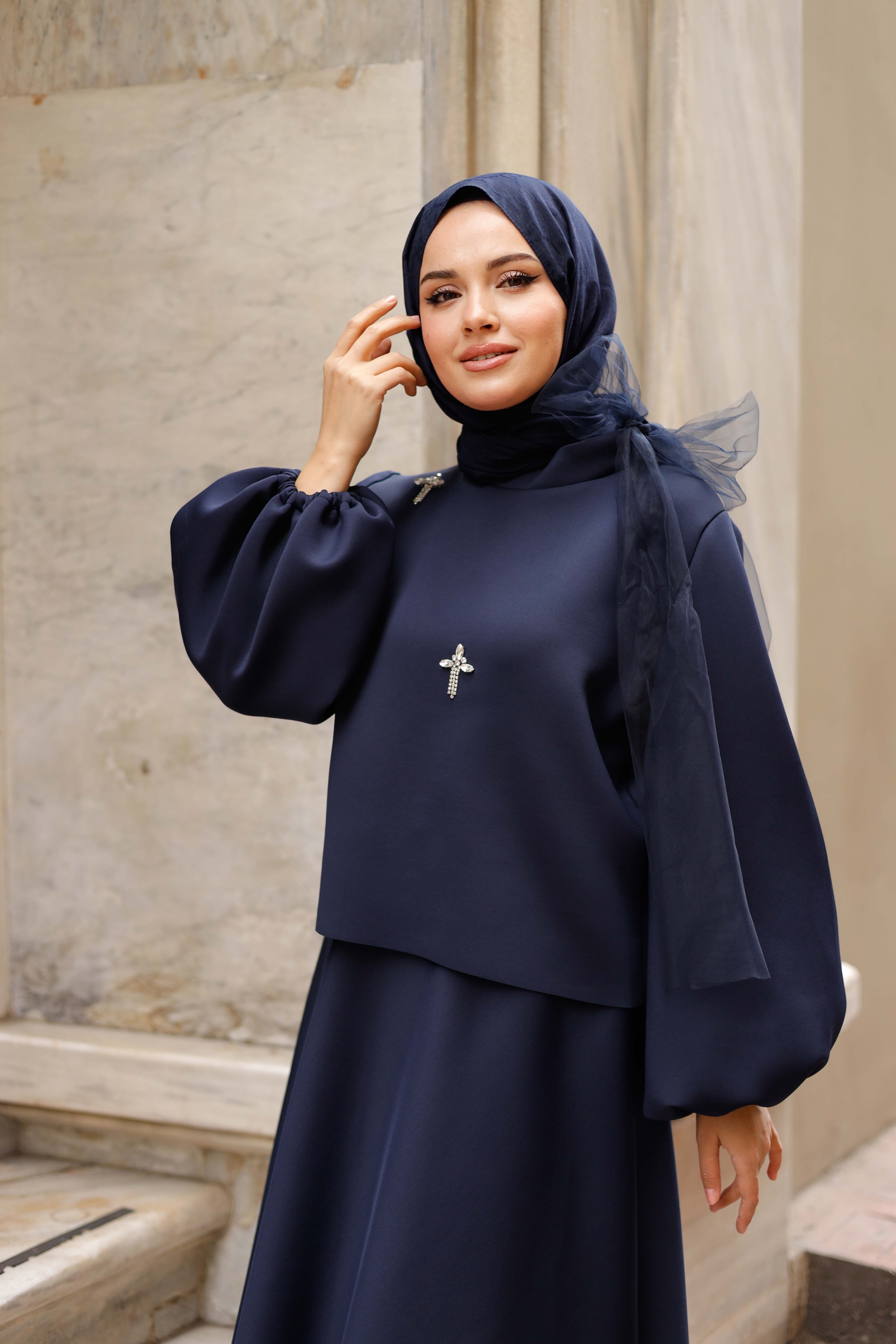 Lacivert Bluzlu Takım