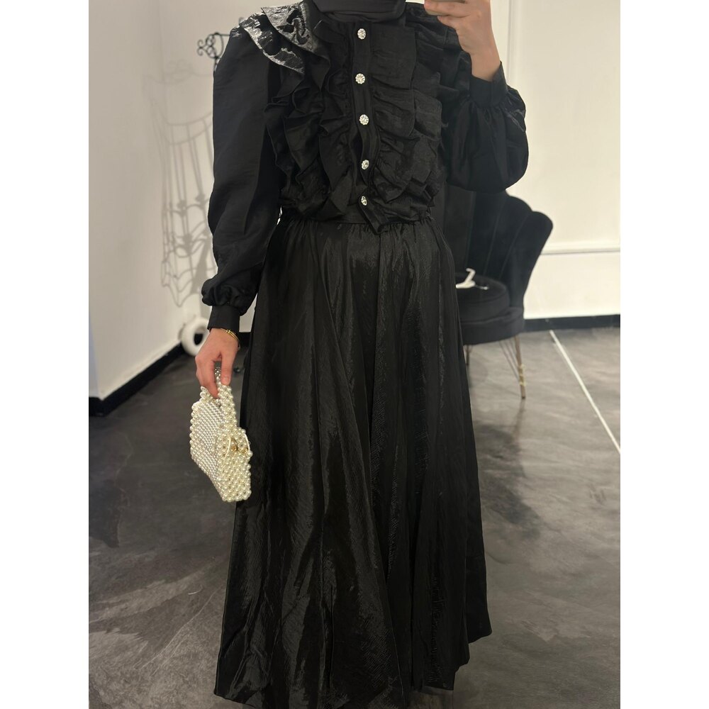 Siyah Fırfırlı Etekli Takım