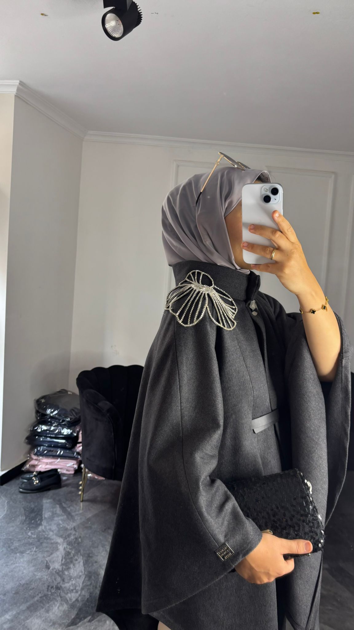 Omuz Detaylı Gri Kaşe Panço