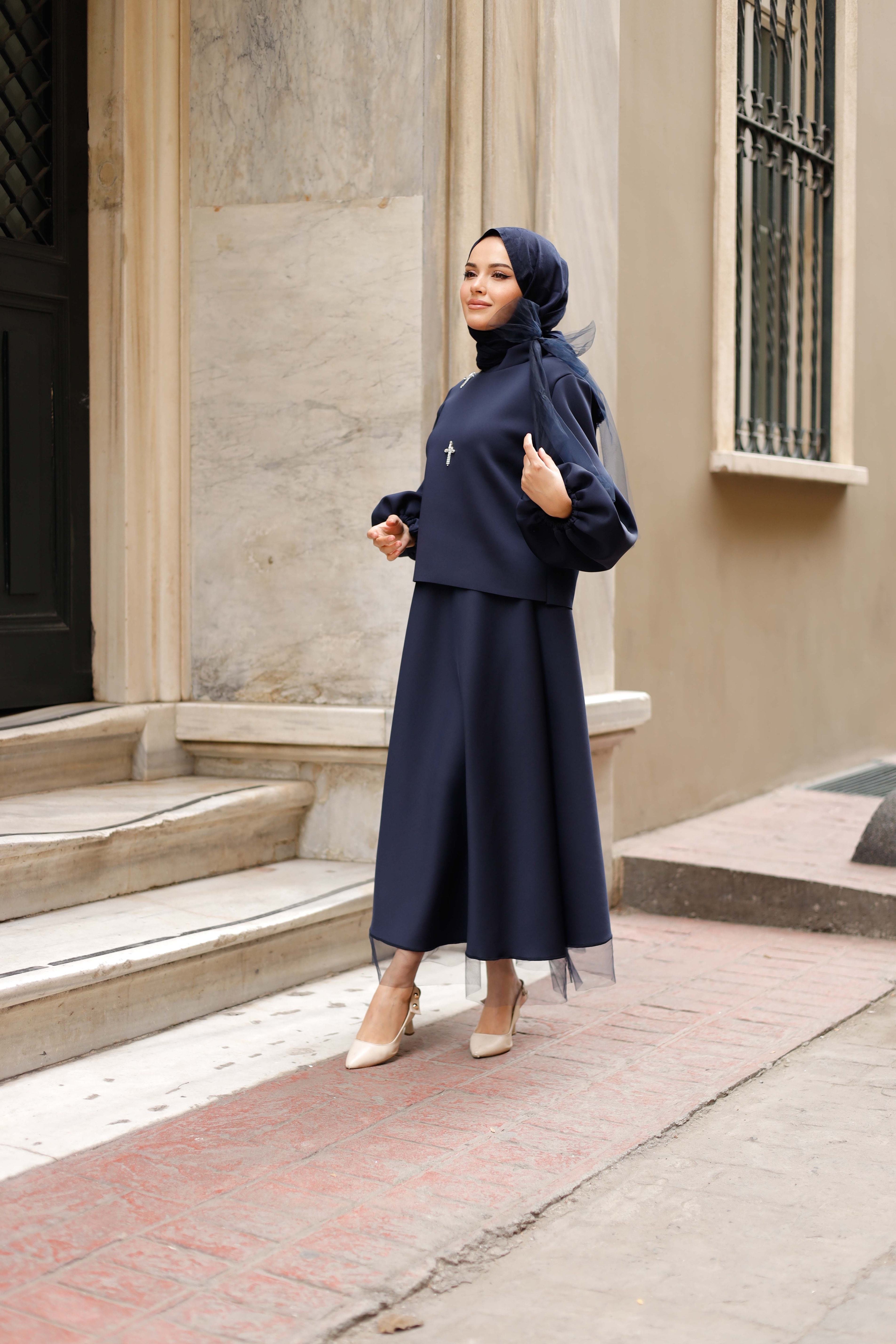 Lacivert Bluzlu Takım