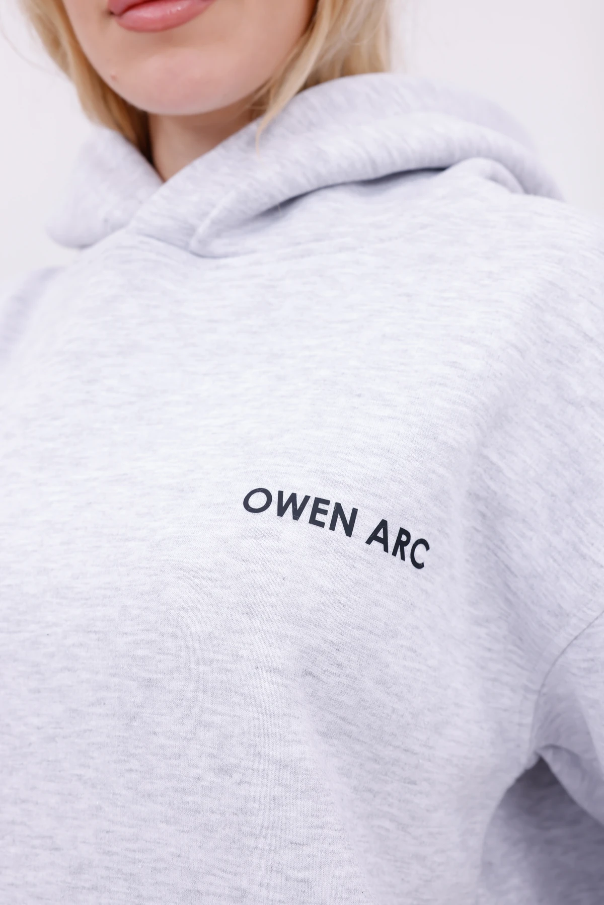 KAPÜŞONLU SWEATSHIRT