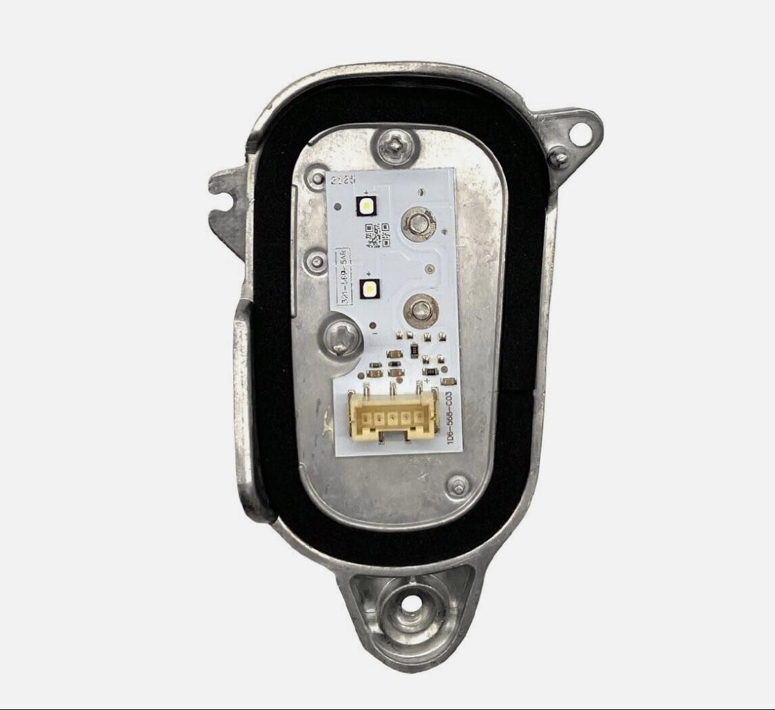 8R0941476B AUDİ Q5 1317 SAĞ KÖŞE LED BEYNİ
