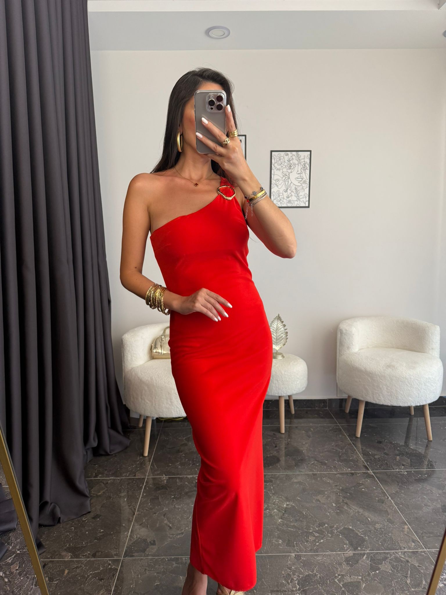 Gold Toka Detaylı Tek Omuz Kırmızı Midi Elbise