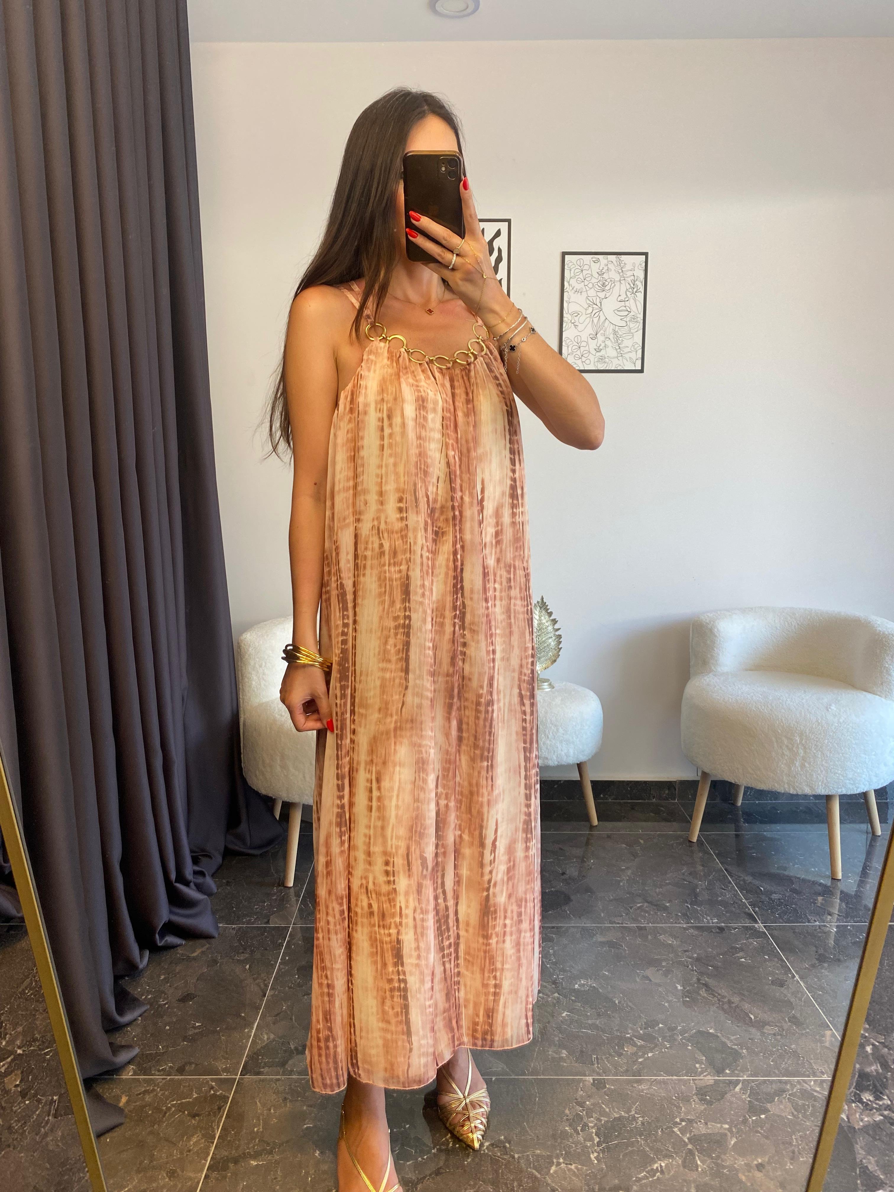 Zincir Detaylı Batik Desenli Şifon Elbise