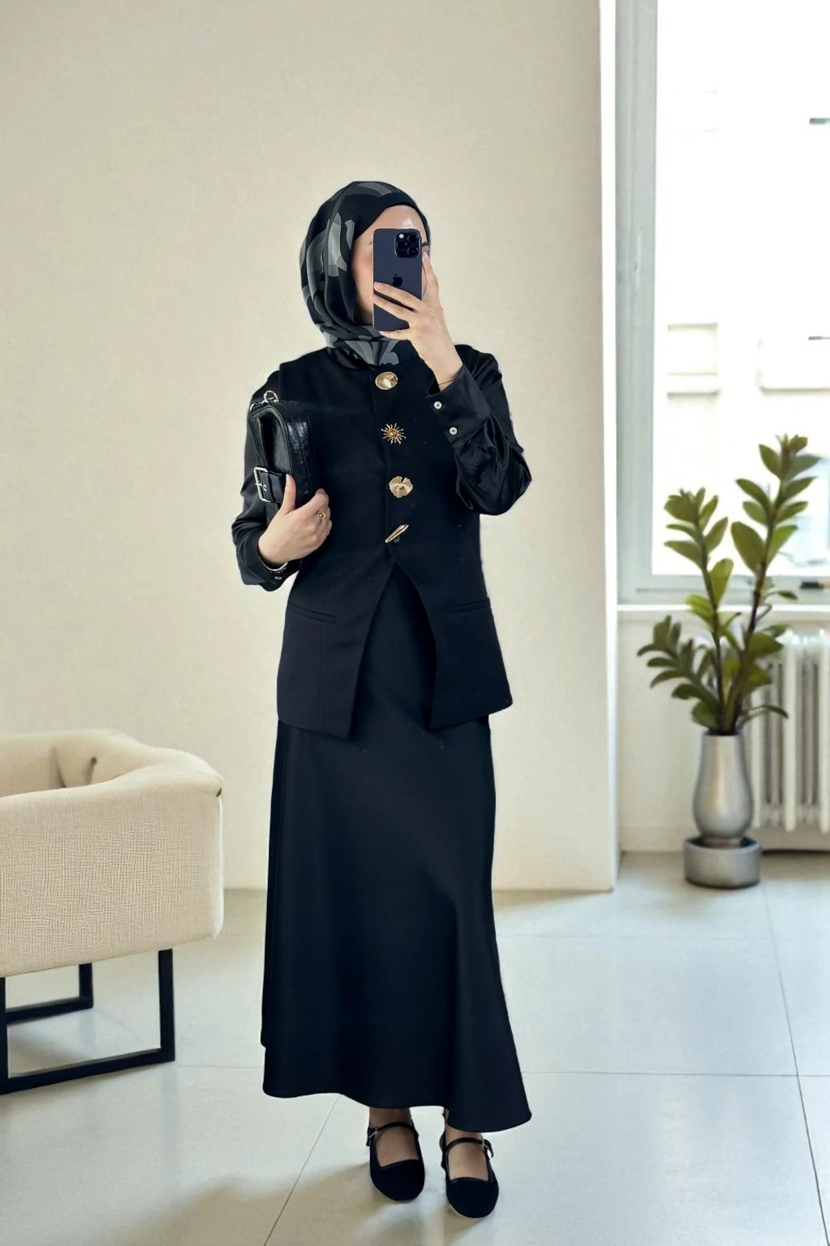 Gold Düğme Detaylı Yelek - SİYAH