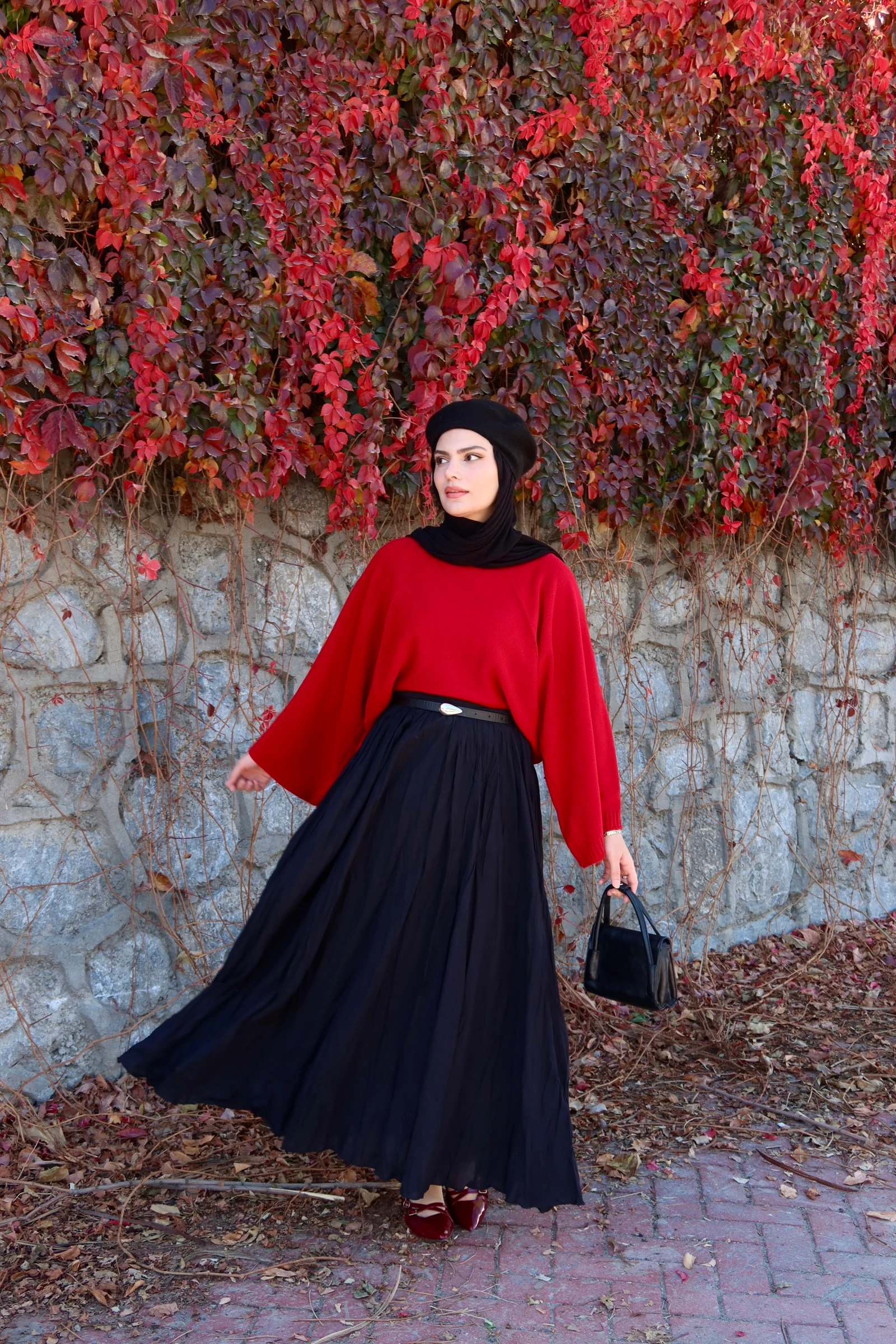 Tanya Kazak - KIRMIZI