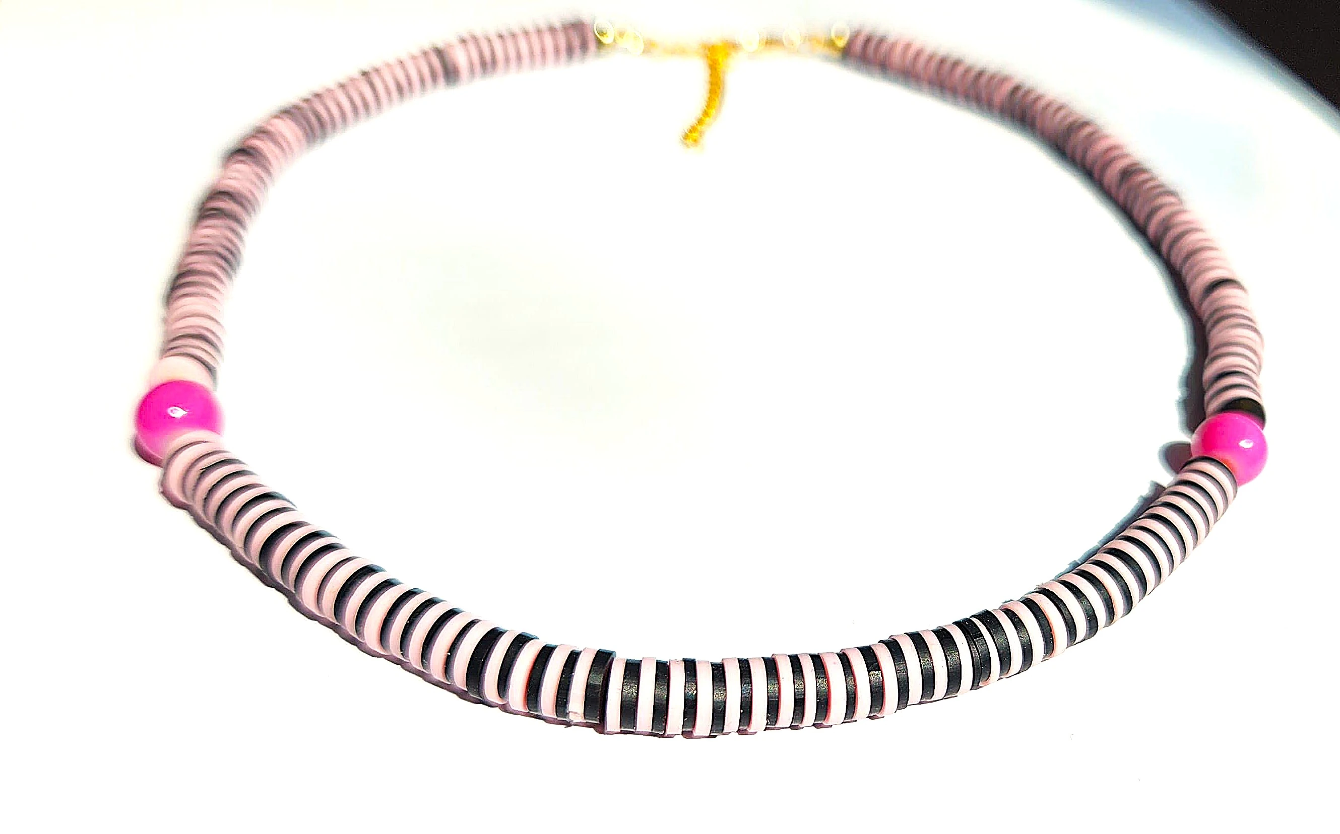 Soft Punk – Pembe ve Siyah El Yapımı Fimo Boncuk Kolye