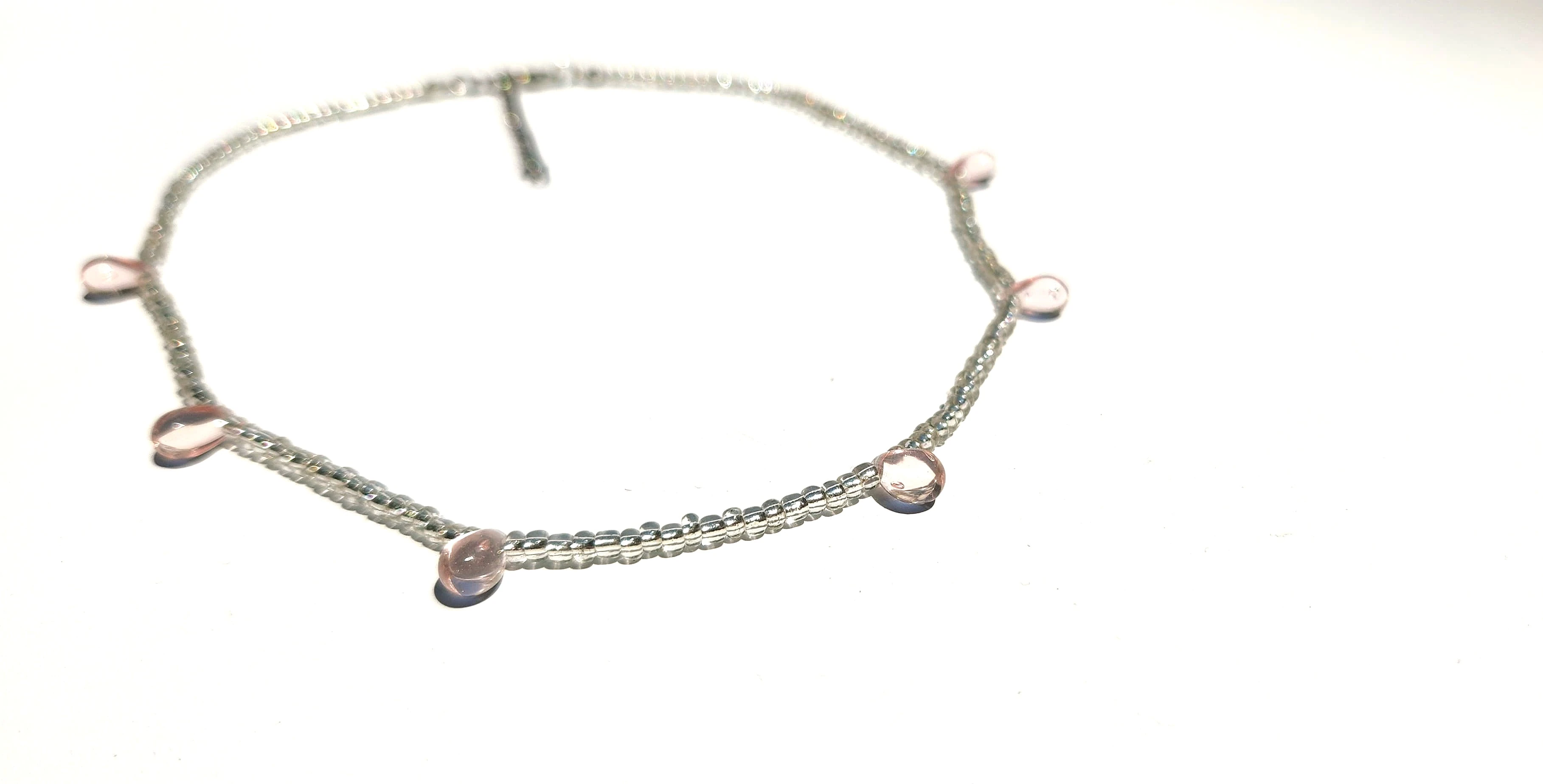 Rose Drop – Şeffaf Boncuklu Damla Taşlı Zarif Zincir Kolye