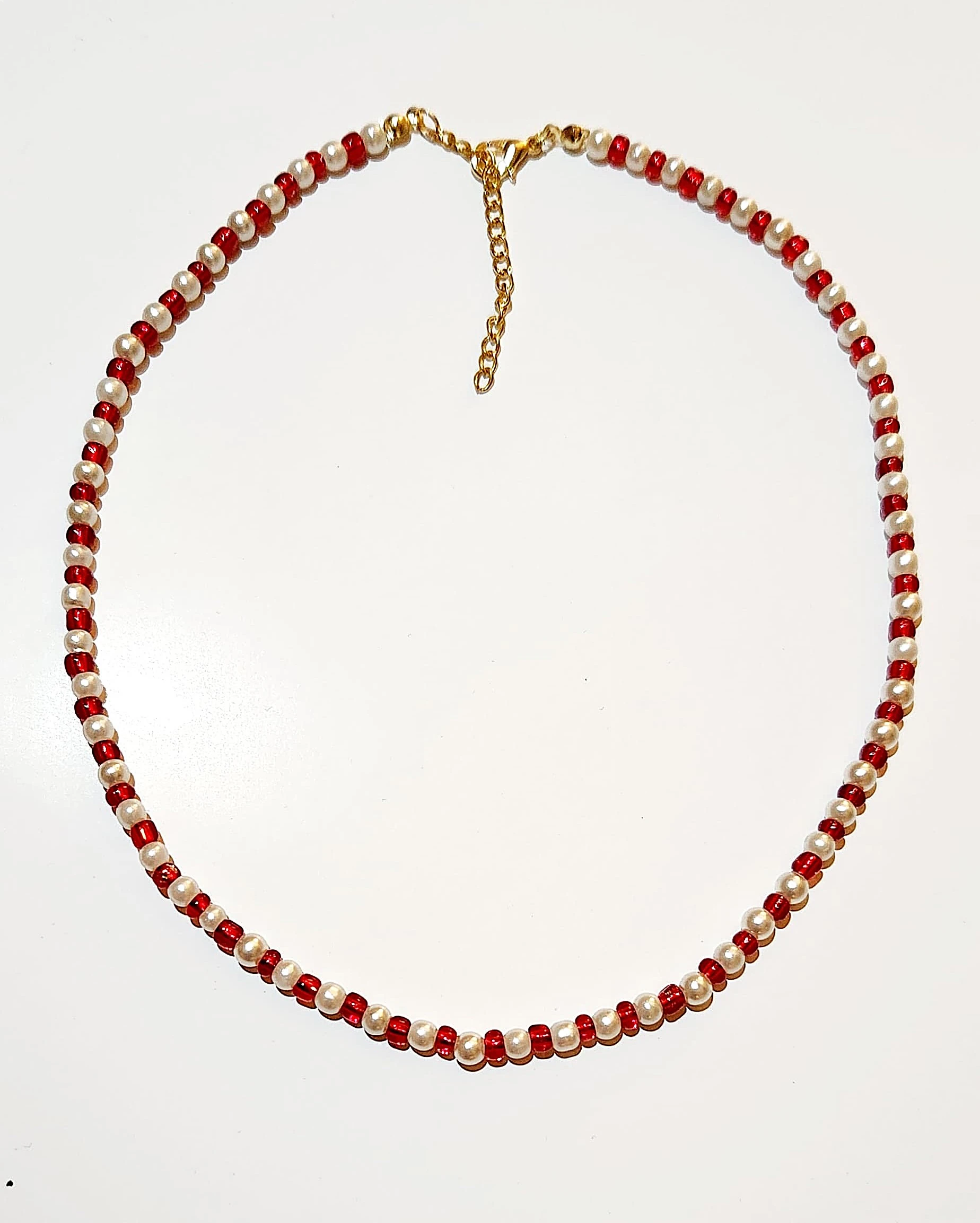 Ruby Pearl Zarif Boncuk Kolye – El Yapımı Şıklık