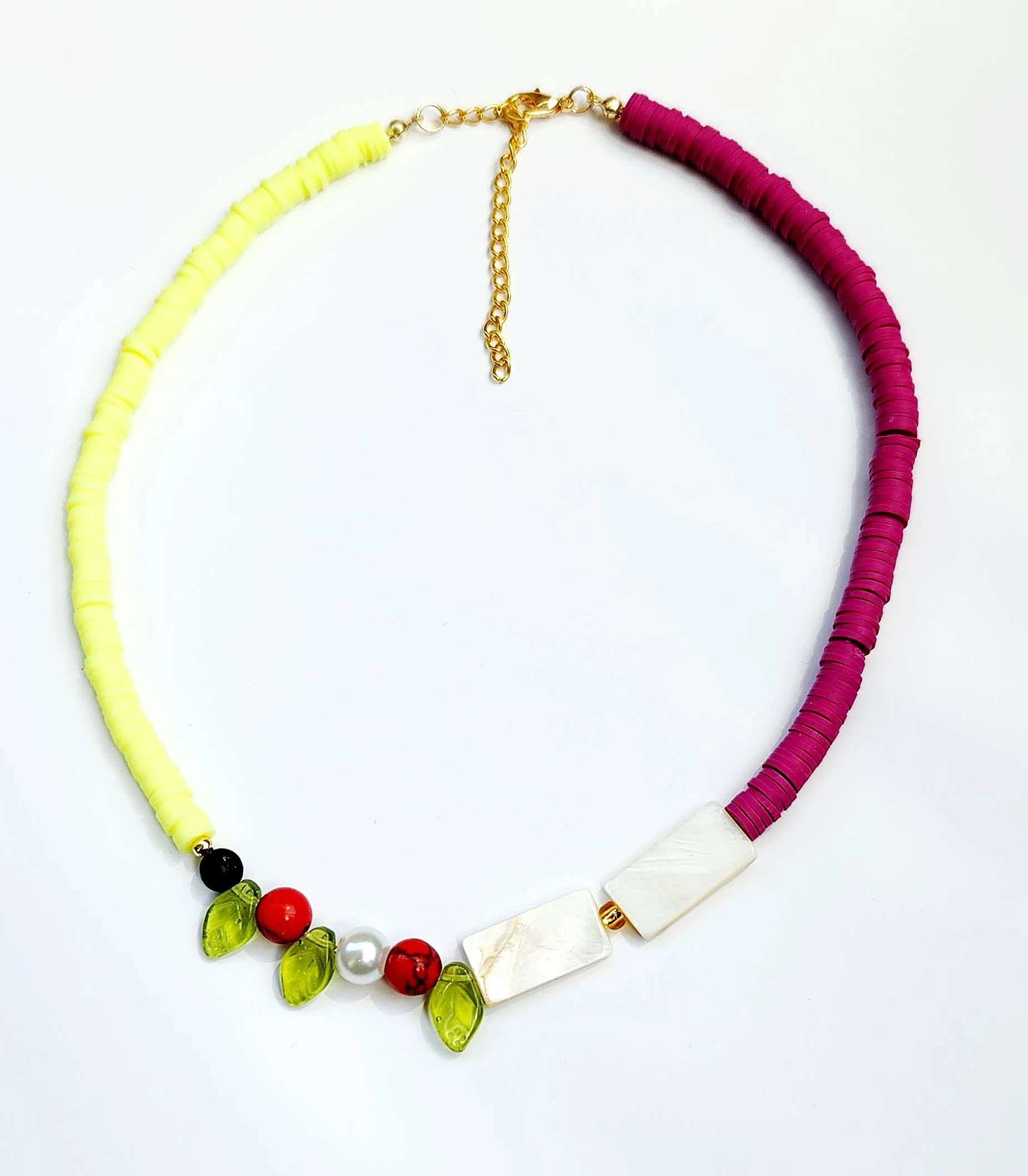 Fruit Pop – Renkli El Yapımı Neon Boncuk ve Yaprak Detaylı Kolye