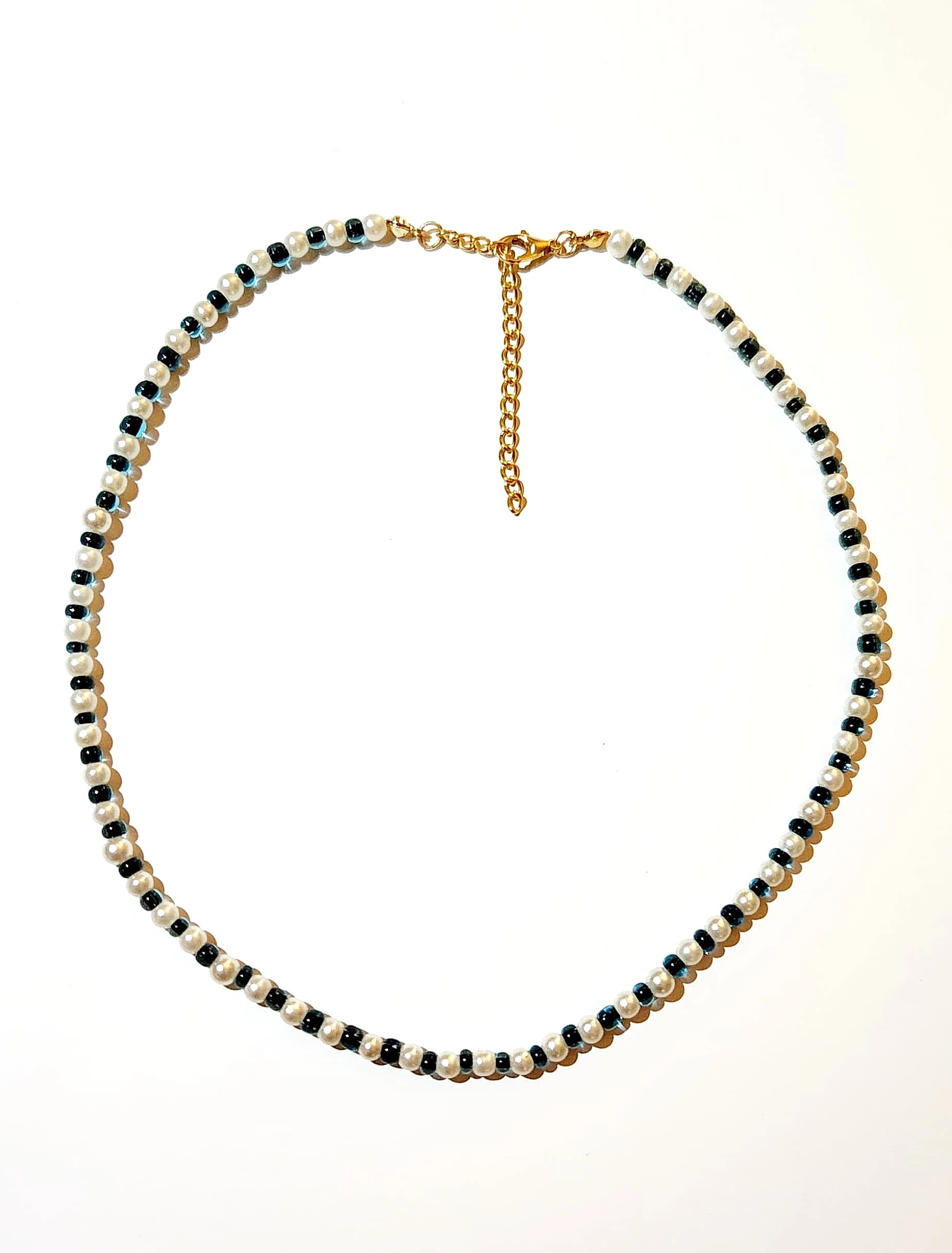 Deniz Gece Işıltısı – Cam İnci ve Koyu Mavi Boncuklu Kolye