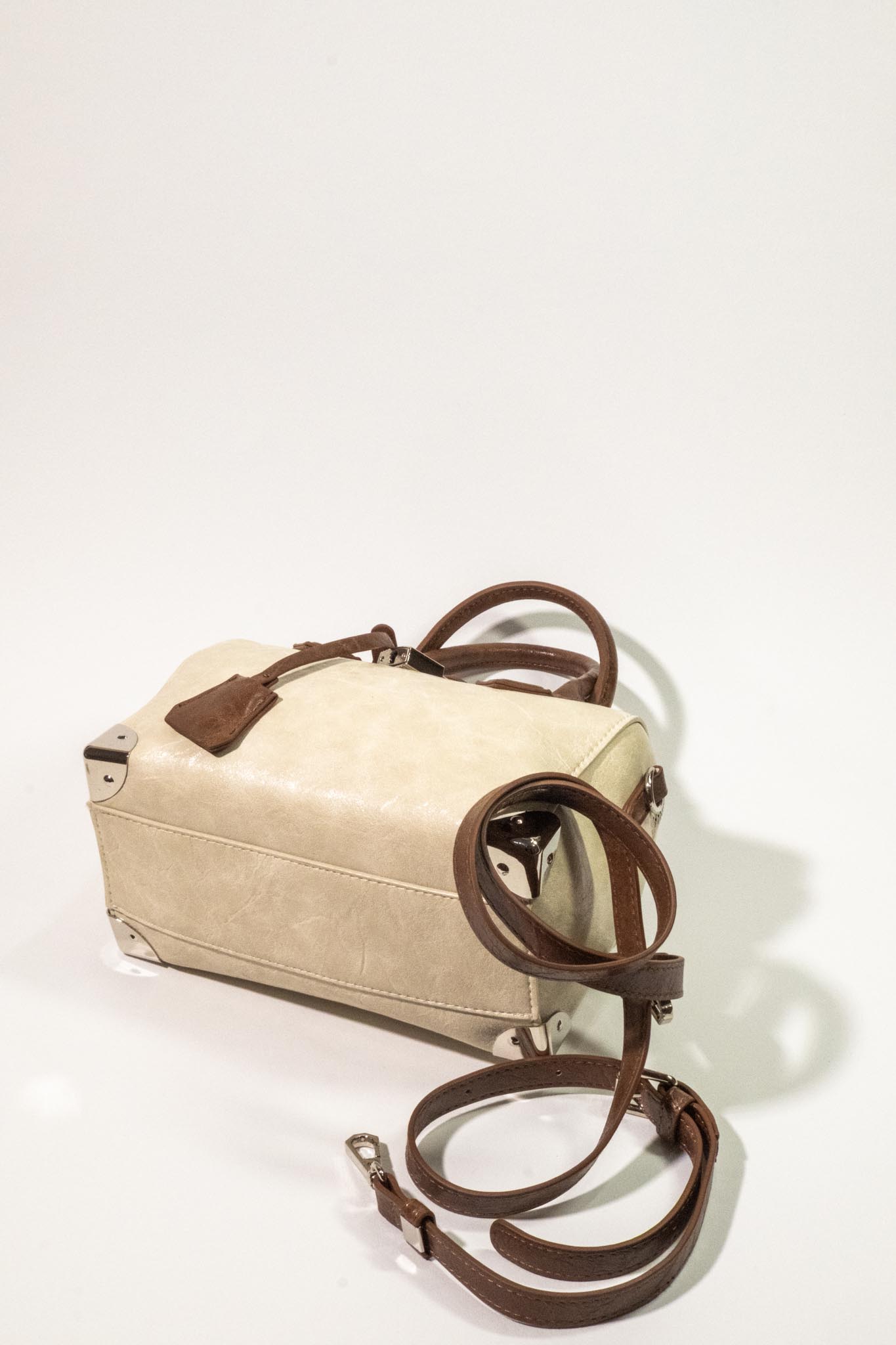 Multi Charm Bej Omuz Çanta