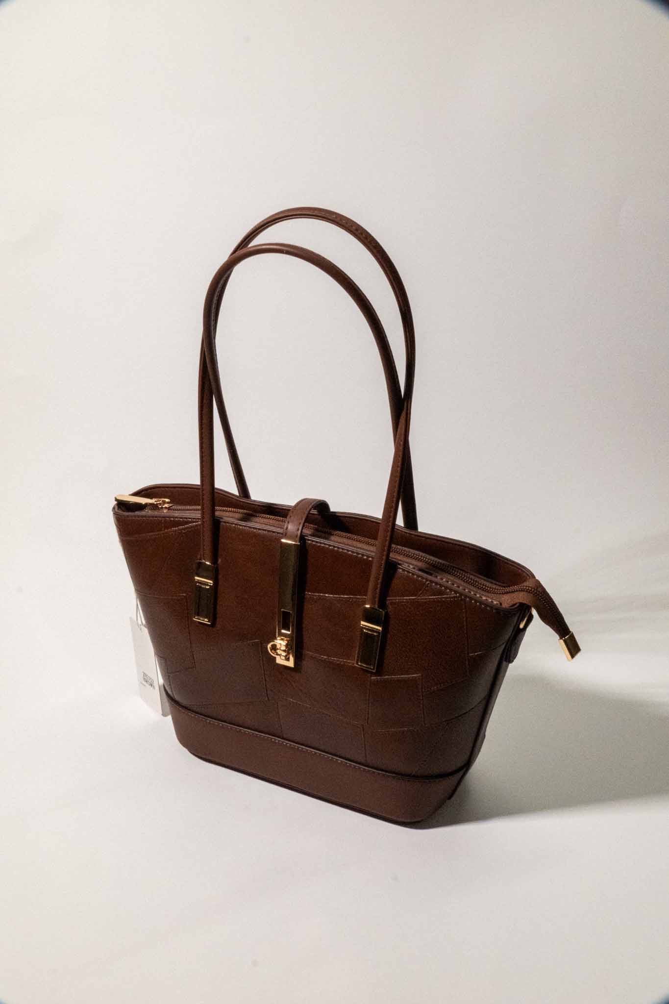 Kapama Detaylı Omuz Çanta