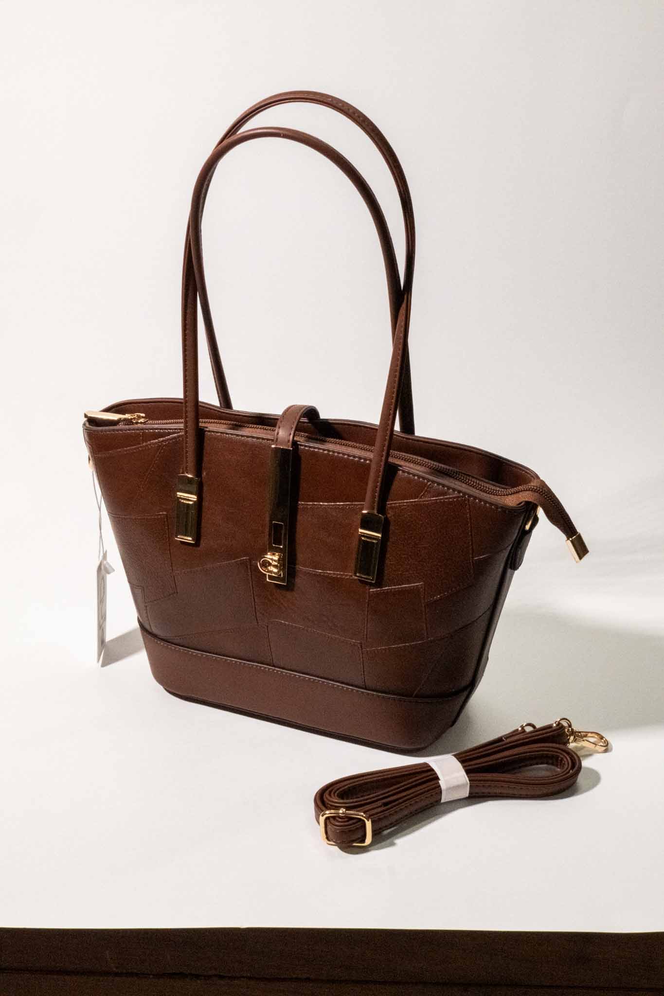 Kapama Detaylı Omuz Çanta