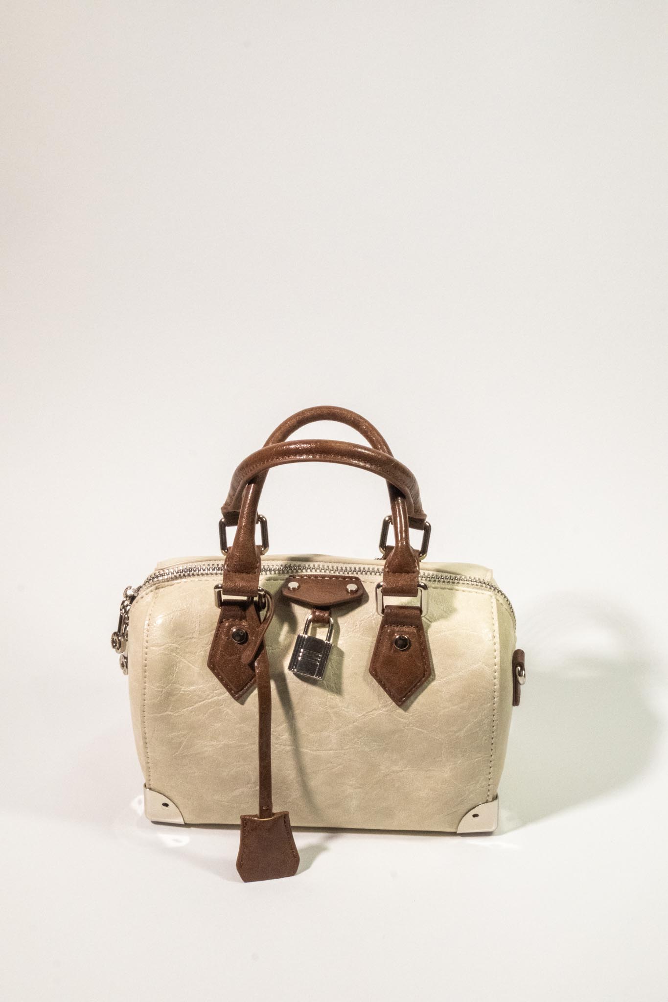 Multi Charm Bej Omuz Çanta