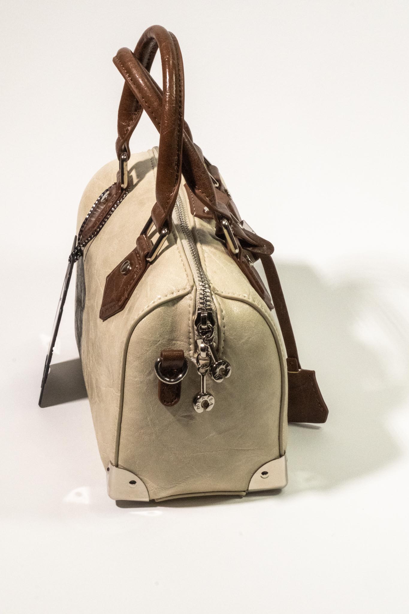 Multi Charm Bej Omuz Çanta