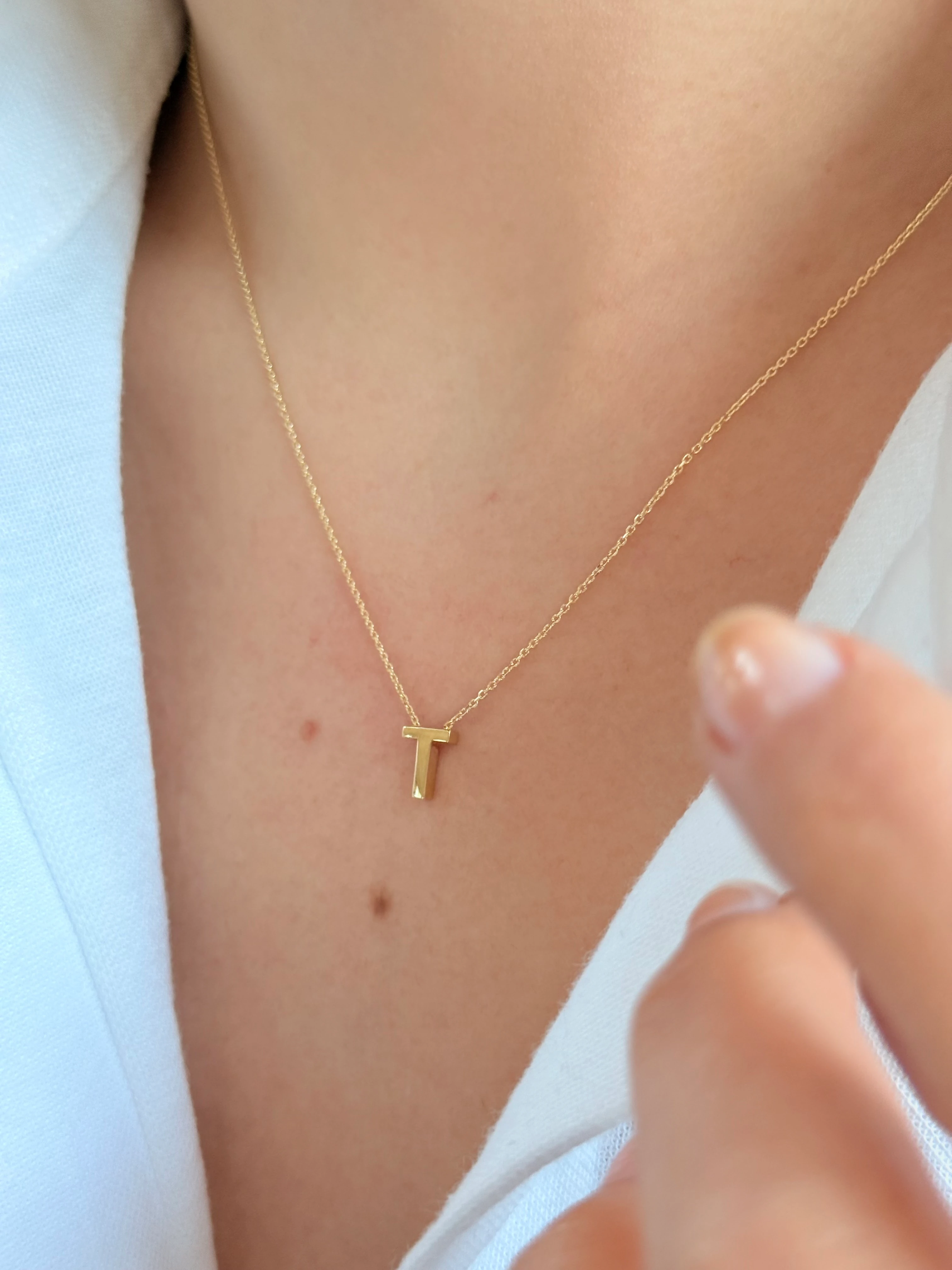 "T" Minimal Harfli Altın Kolye