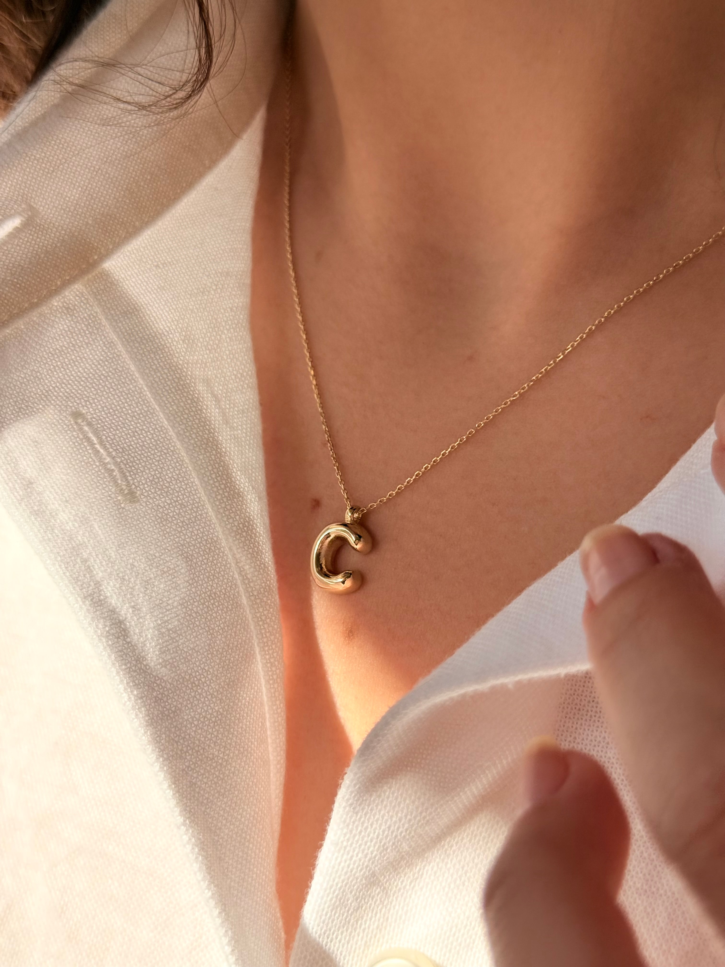 "C" Balon Harf Altın Kolye