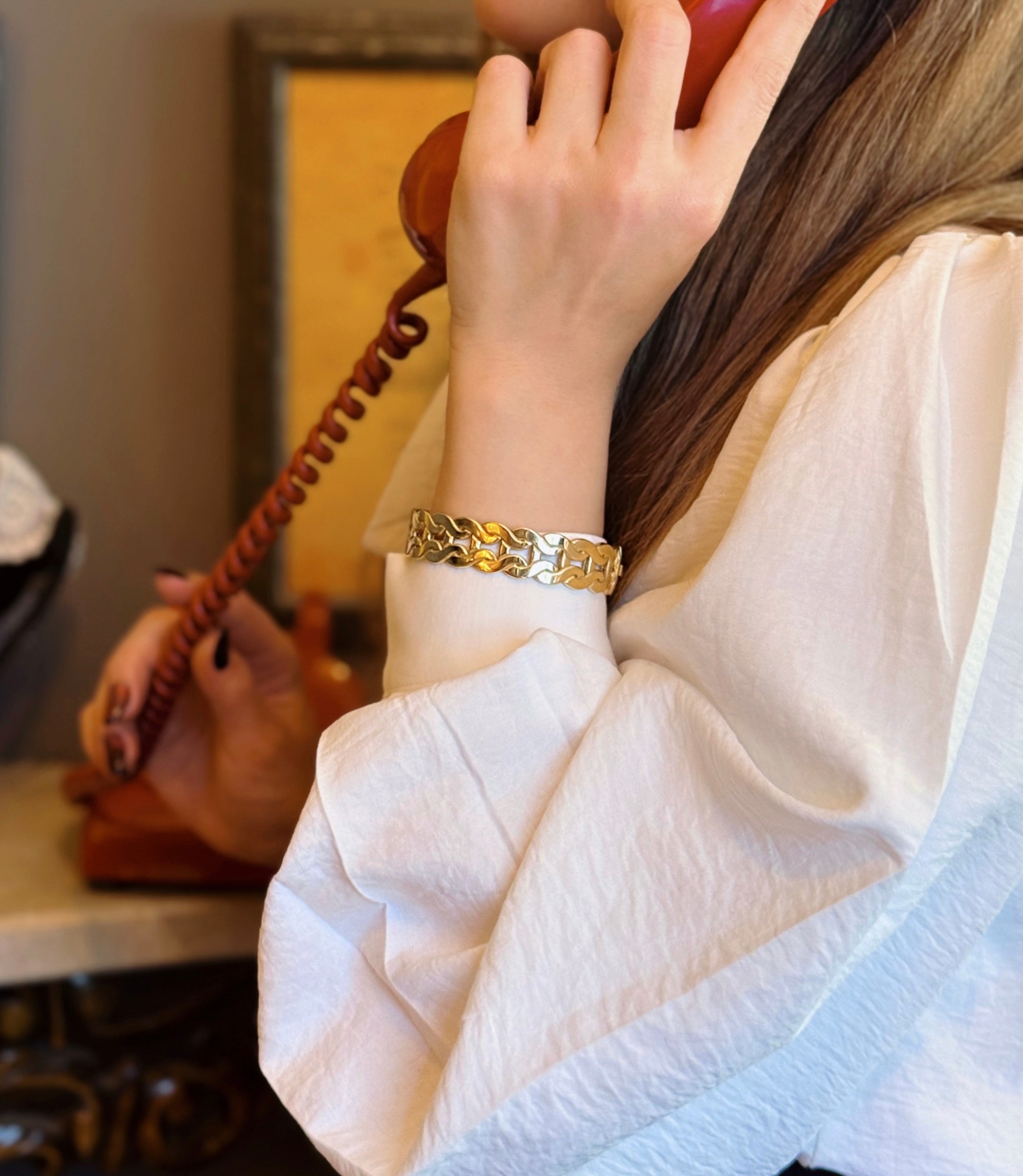 Veronika Altın Kelepçe