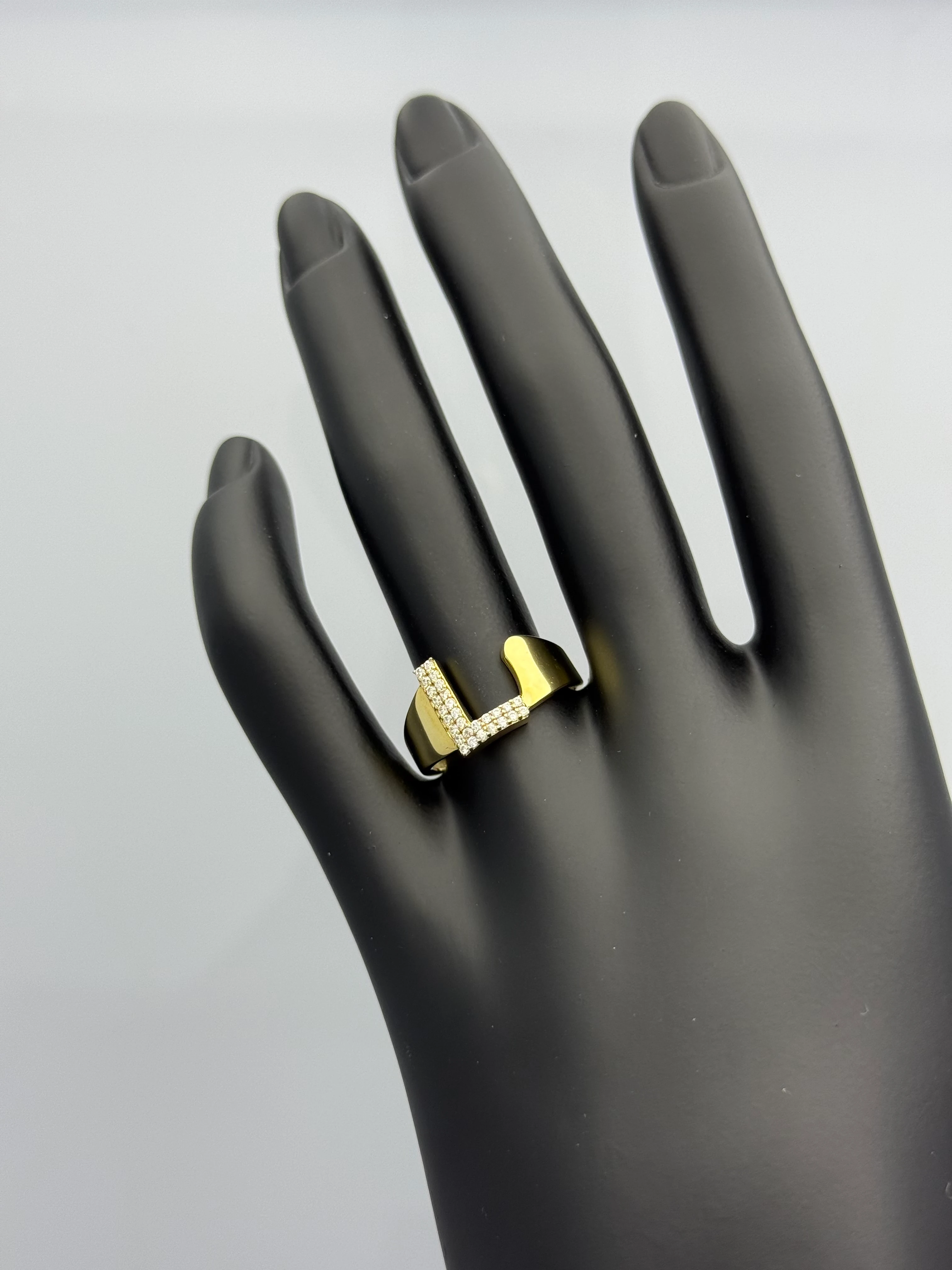 Swarovski Taşlı Harf Altın Yüzük - L (2.25 Gram)