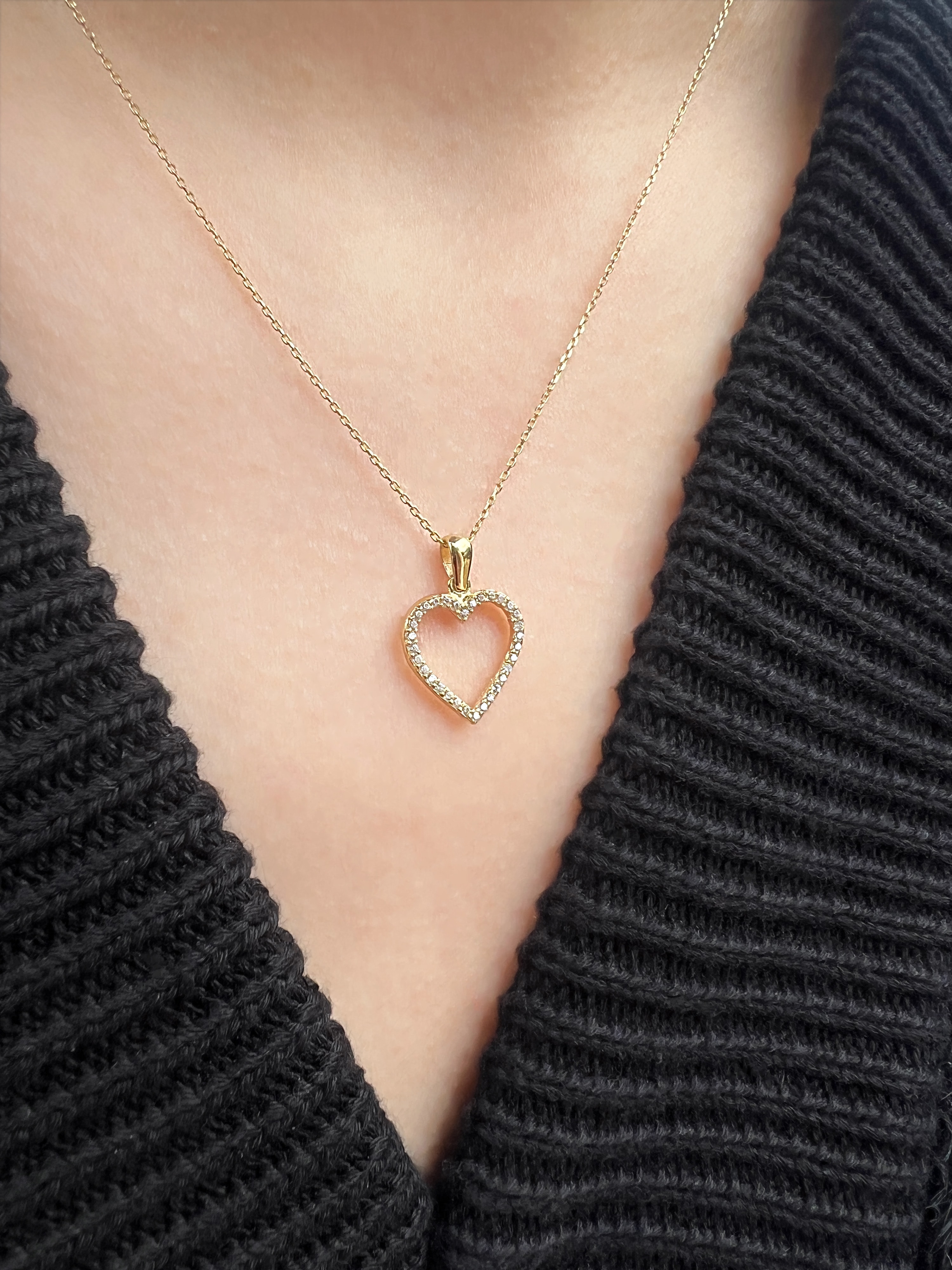 Calina Kalpli Altın Kolye