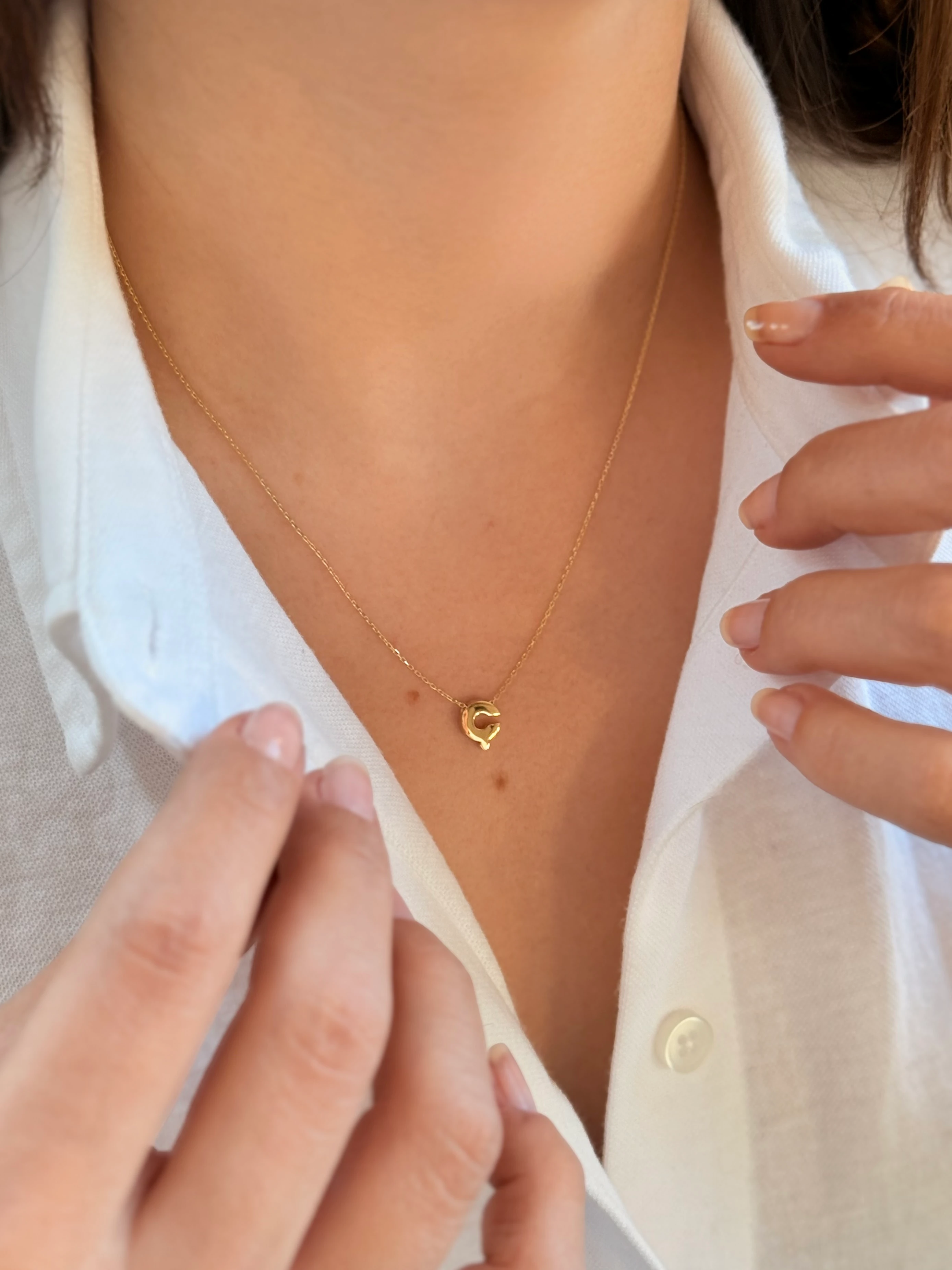 "Ç" Minimal Harfli Altın Kolye